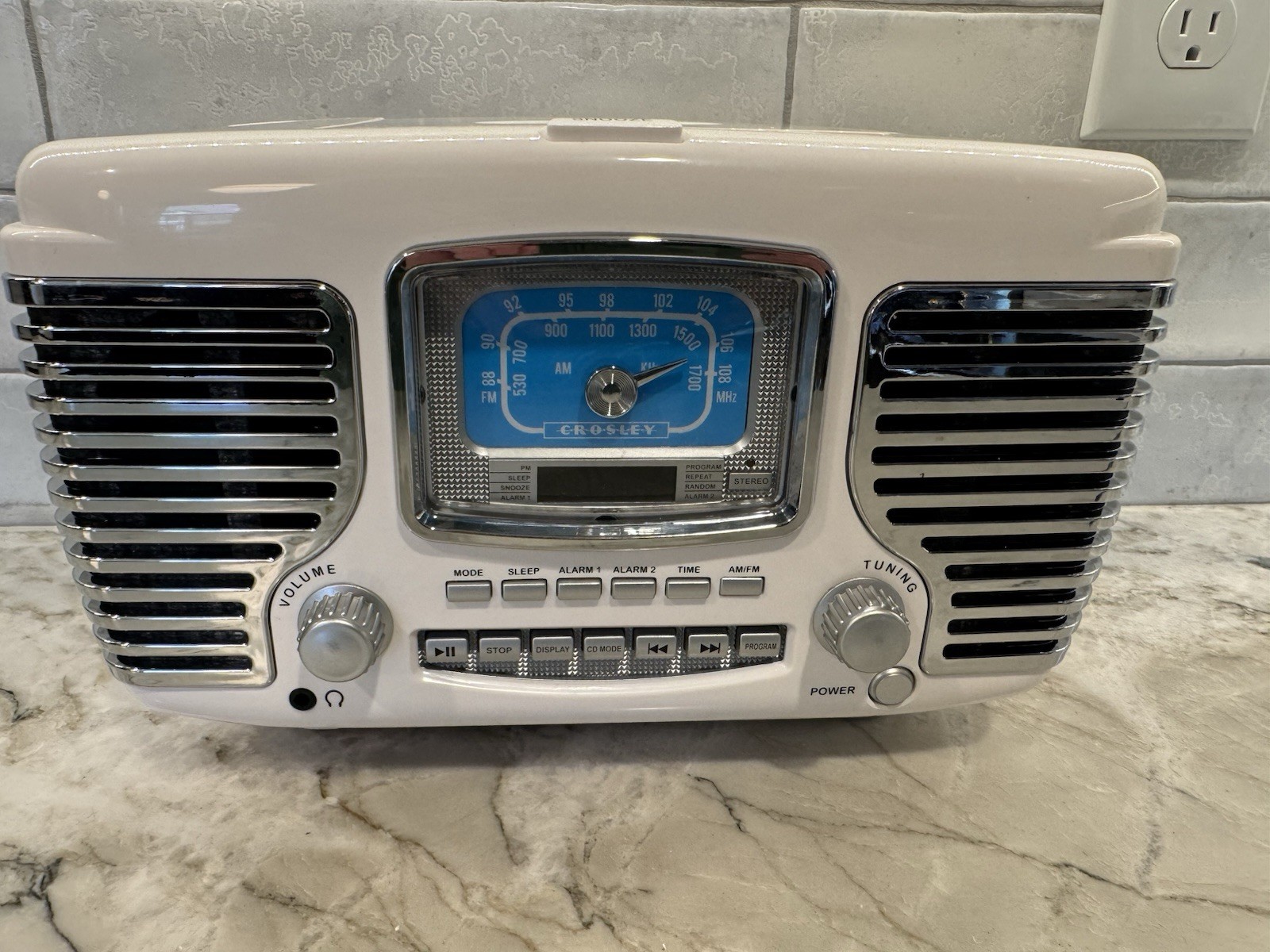 Crosley Corsair Radio with Bluetooth – White CR612B-WH