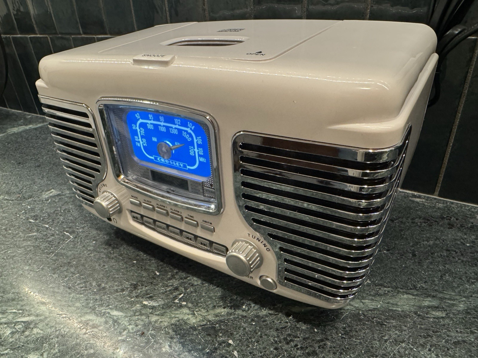 Crosley Corsair Radio with Bluetooth – White CR612B-WH
