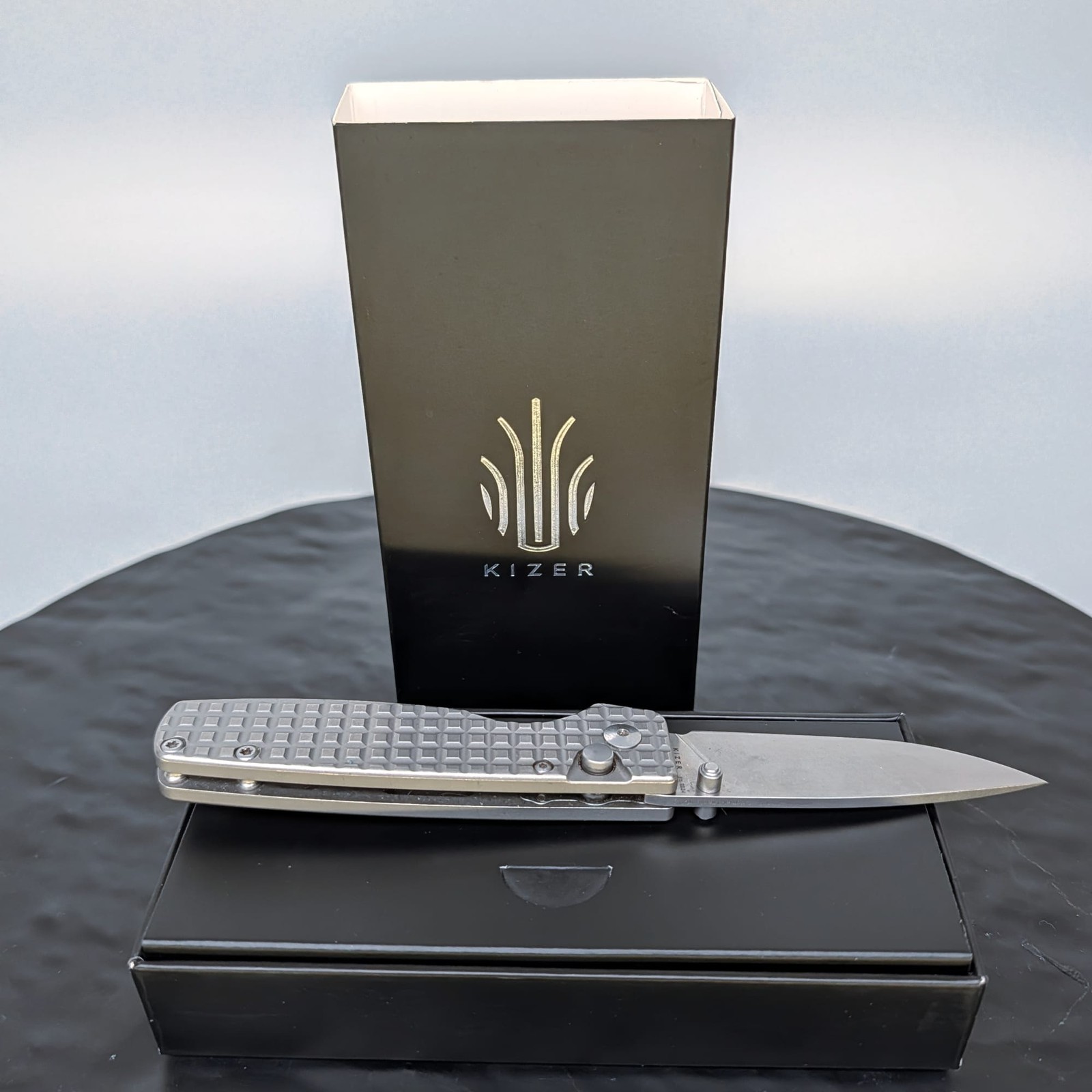 Kizer Sheepdog C01C 3.3in S35VN Titanium handles-Ki4605A1