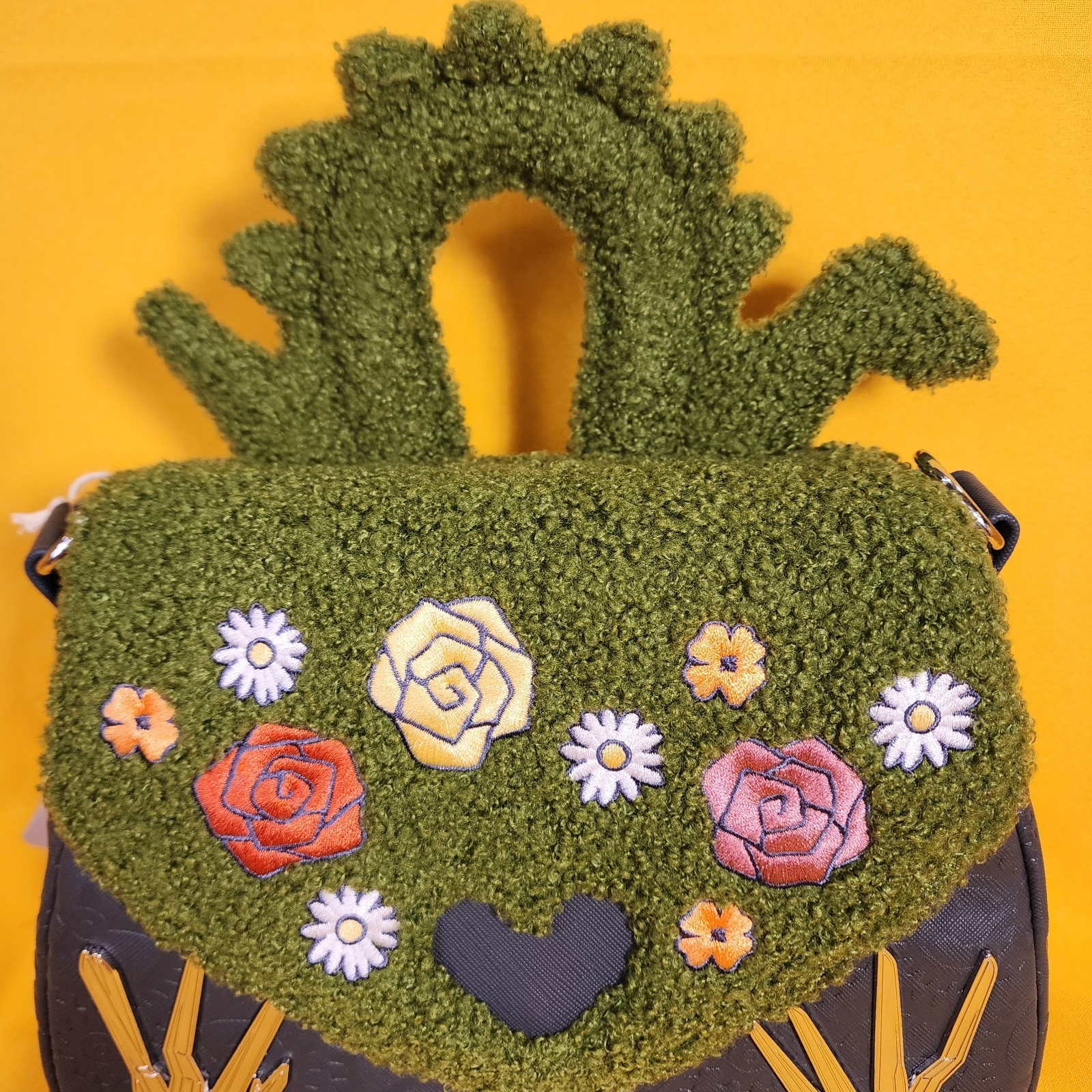 Loungefly Edward Scissorhands Sherpa Topiary Floral Horror Movie Crossbody Bag