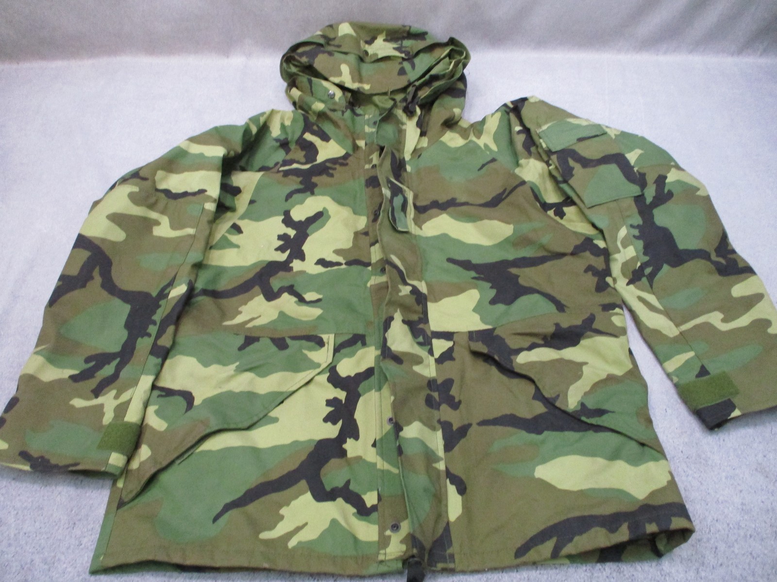MILITARY ISSUE WOODLAND BDU GORE-TEX JACKET WET/COLD WEATHER PARKA MEDIUMREGULAR