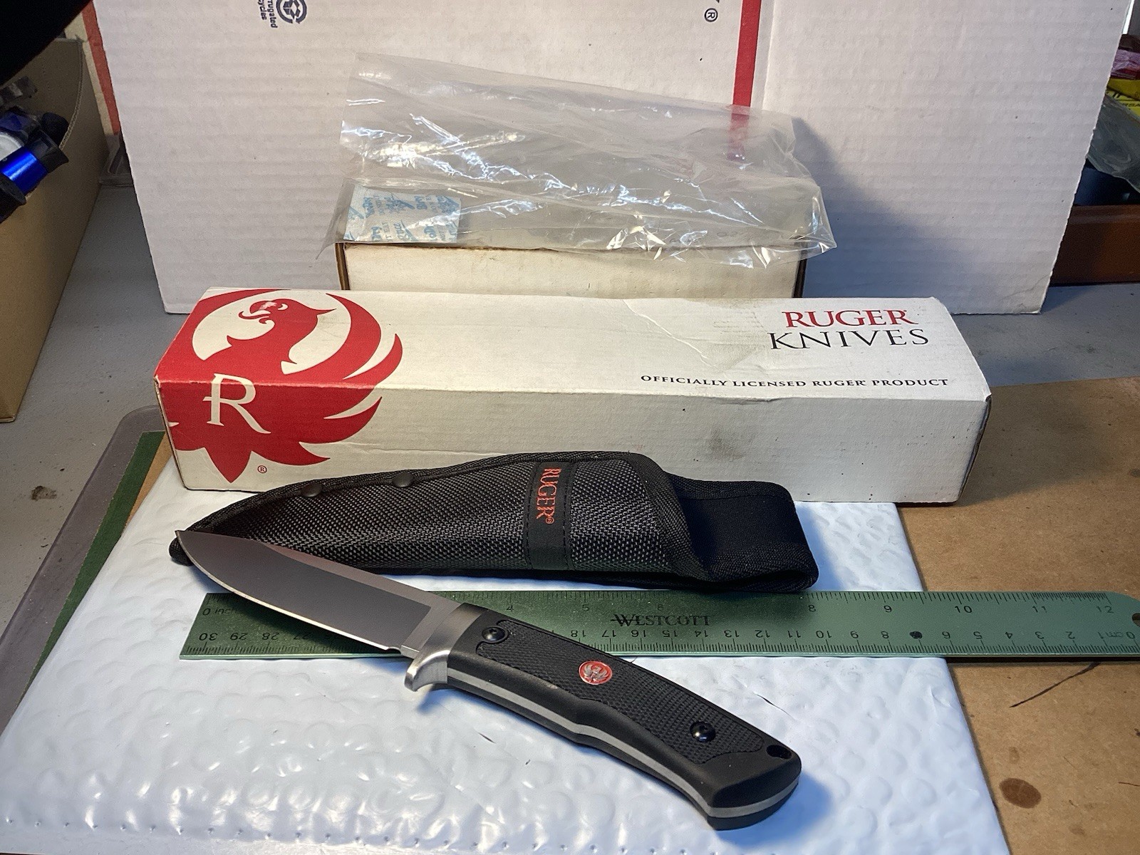 Ruger Accurate CRKT Fixed Blade Hunting Knife R2201 Harsey Design. NOS IN BOX