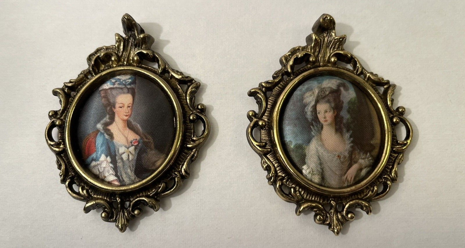 Victorian Style Gallery Mini Wall Art 2 Beautiful Small Oval Framed Art