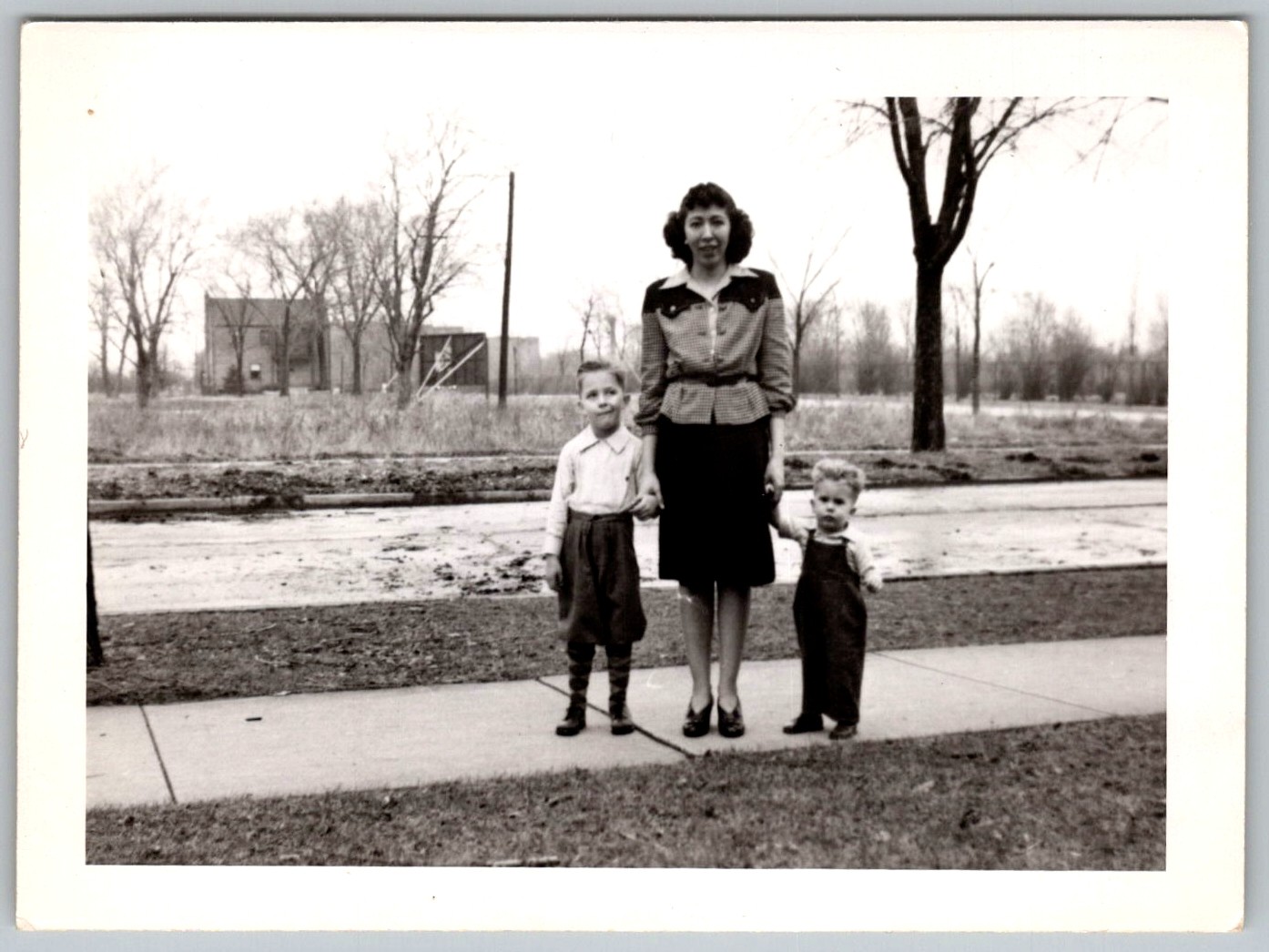 Vtg B&W Snapshot Mother & Two Young Sons Boys Sidewalk Street Scene 1940s Photo