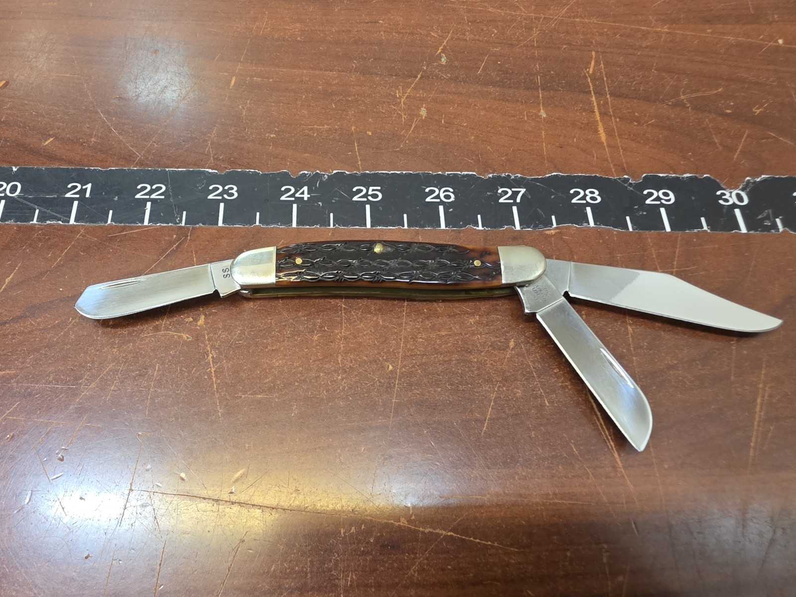 CASE 6347 SS Barbed Wire Amber Bone XX Shield 2002 Folding Pocket Knife