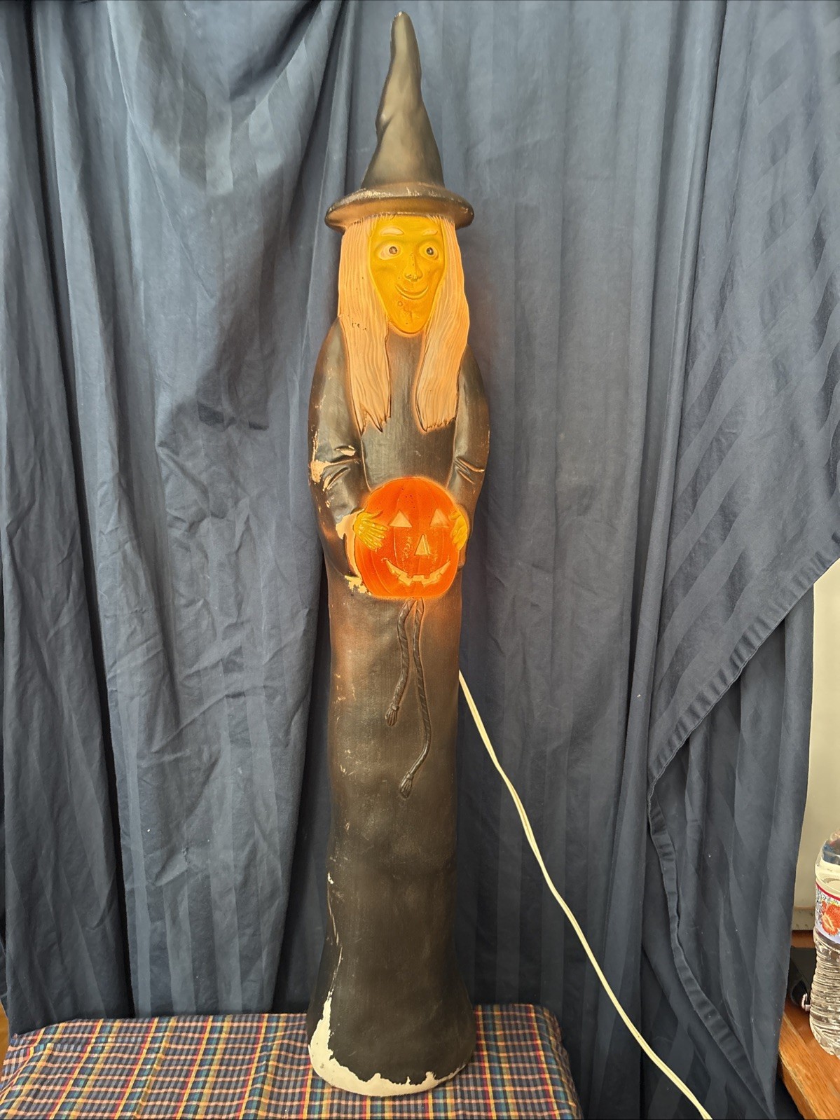 1994 UNION PRODUCTS DON FEATHERSTONE LIGHTED WITCH BLOW MOLD 36″ BROOM-HILDA