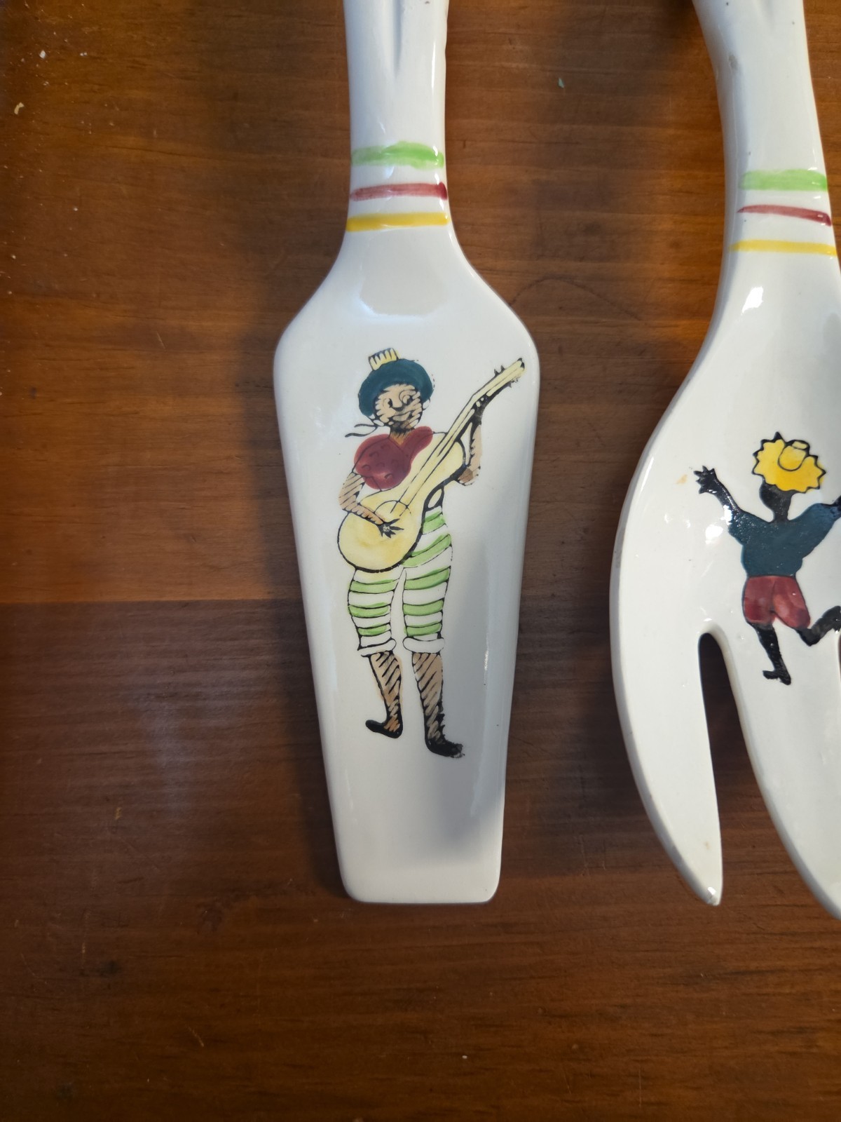 CERAMIC PIE CAKE SERVER & SPORK (Spoon Fork), JAPAN, 7″, Islanders Guitar Dance