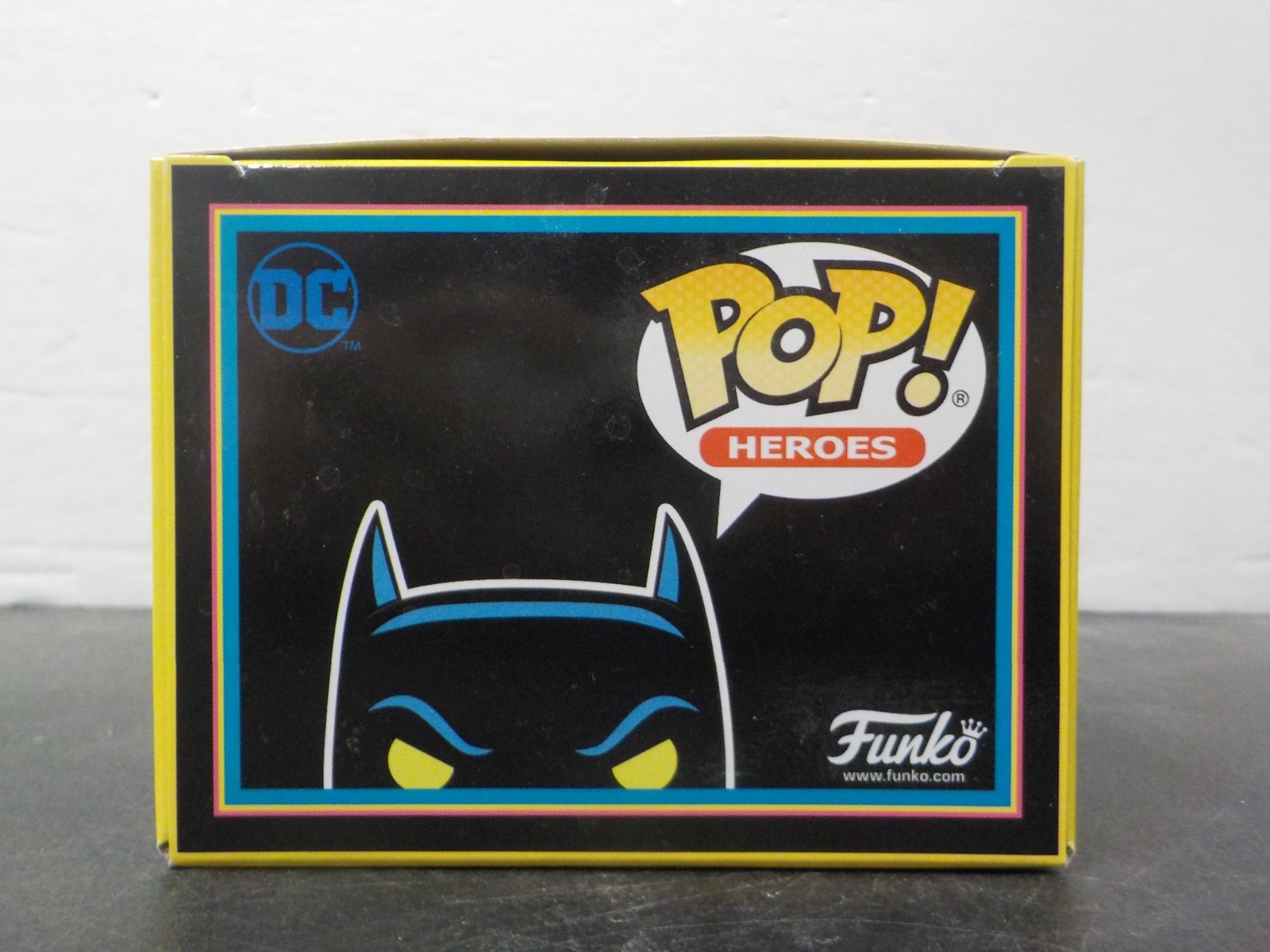 Y G501 Batman #369 Special Edition Black Light Glow