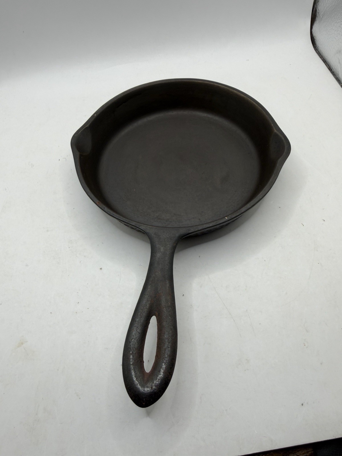 1920s Chicago Hardware Hammered #3 Seasoned Iron Skillet 83 J Fast Shipping