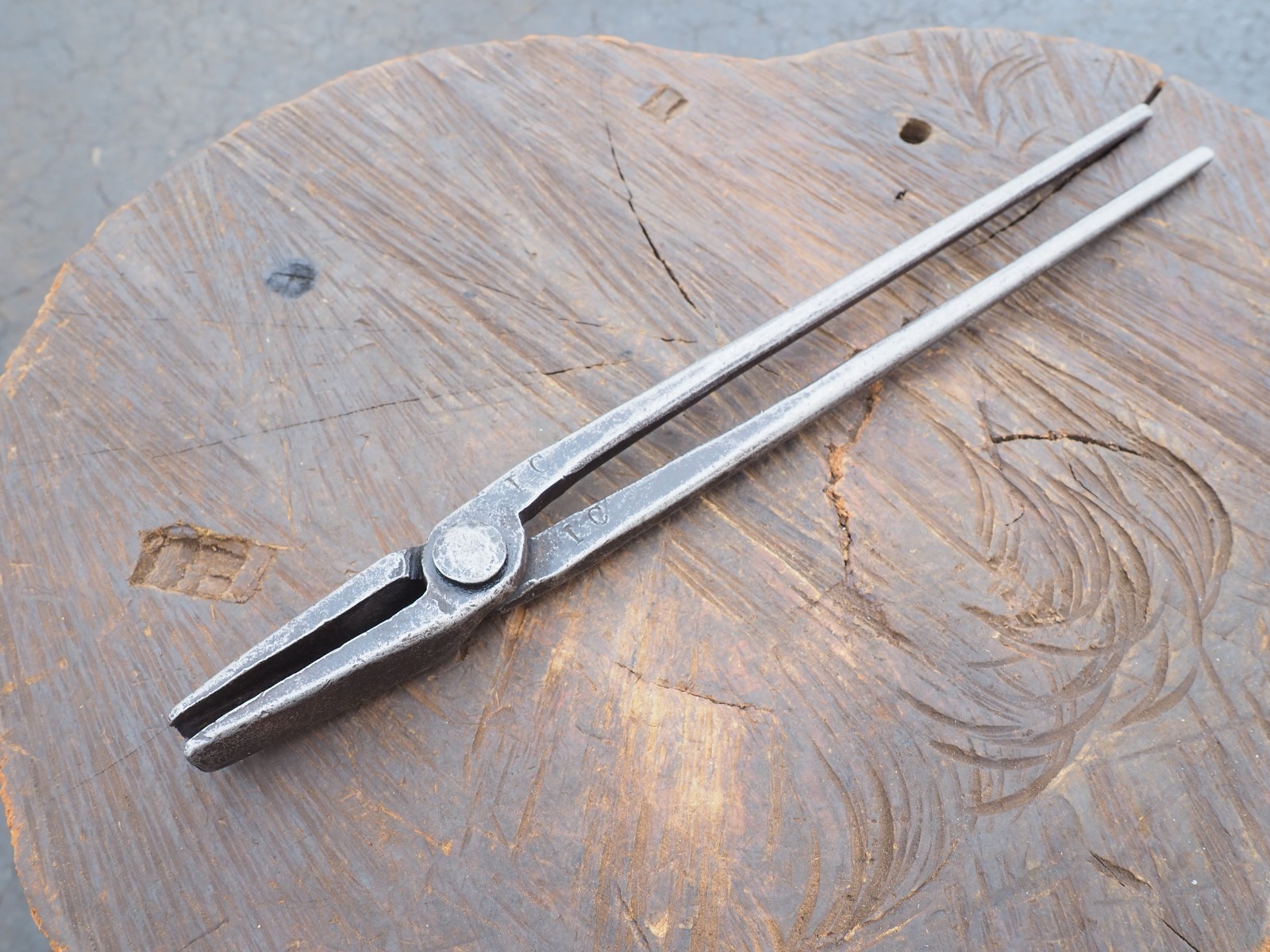 STOUT 1/4″ – 3/8″ FLAT STOCK PICK-UP BLACKSMITH ANVIL FORGING TONGS KNIFE BLADE