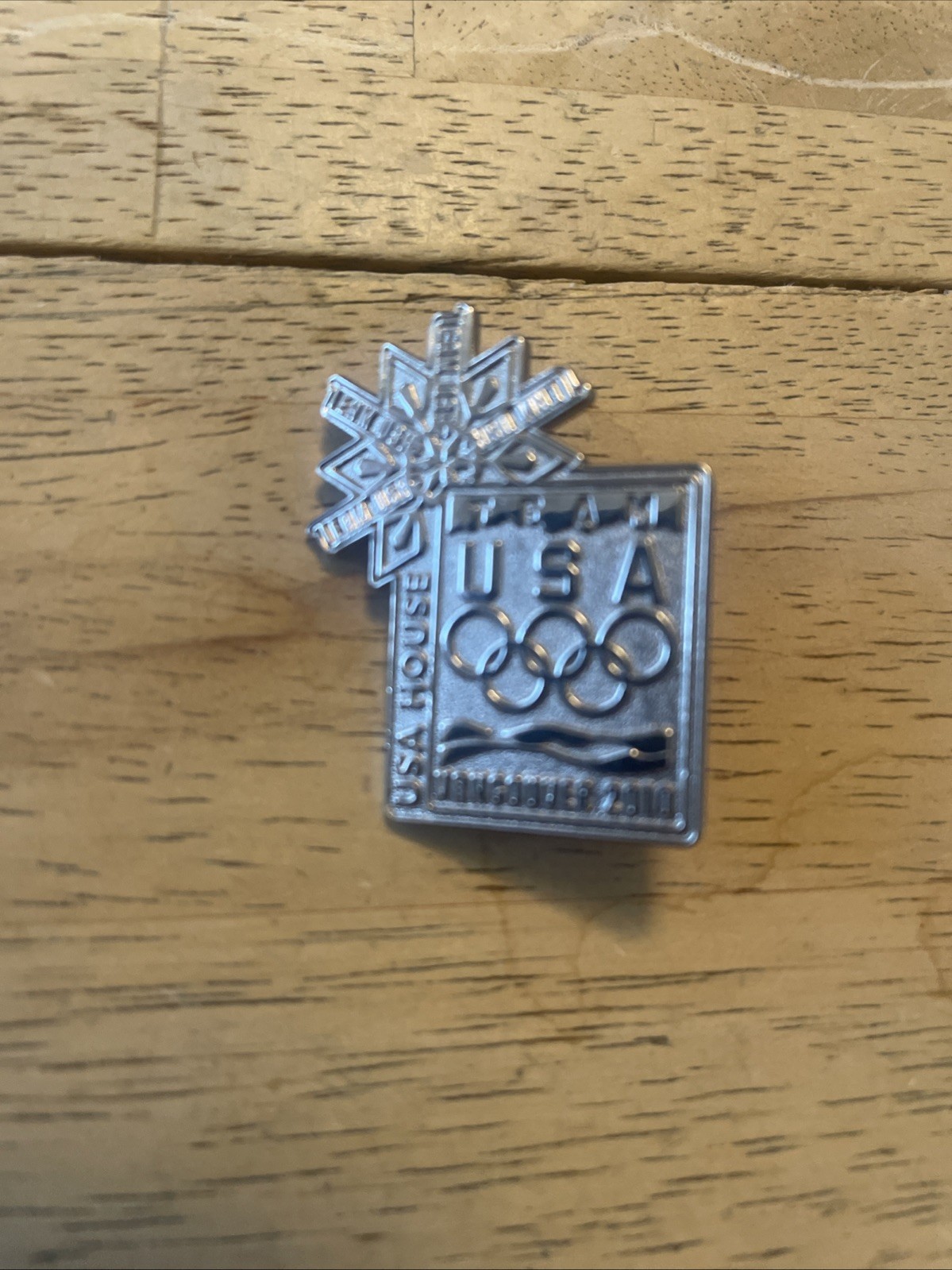 TEAM USA Olympic Games Pin Vancouver 2010 Olympics Snowflake VGC