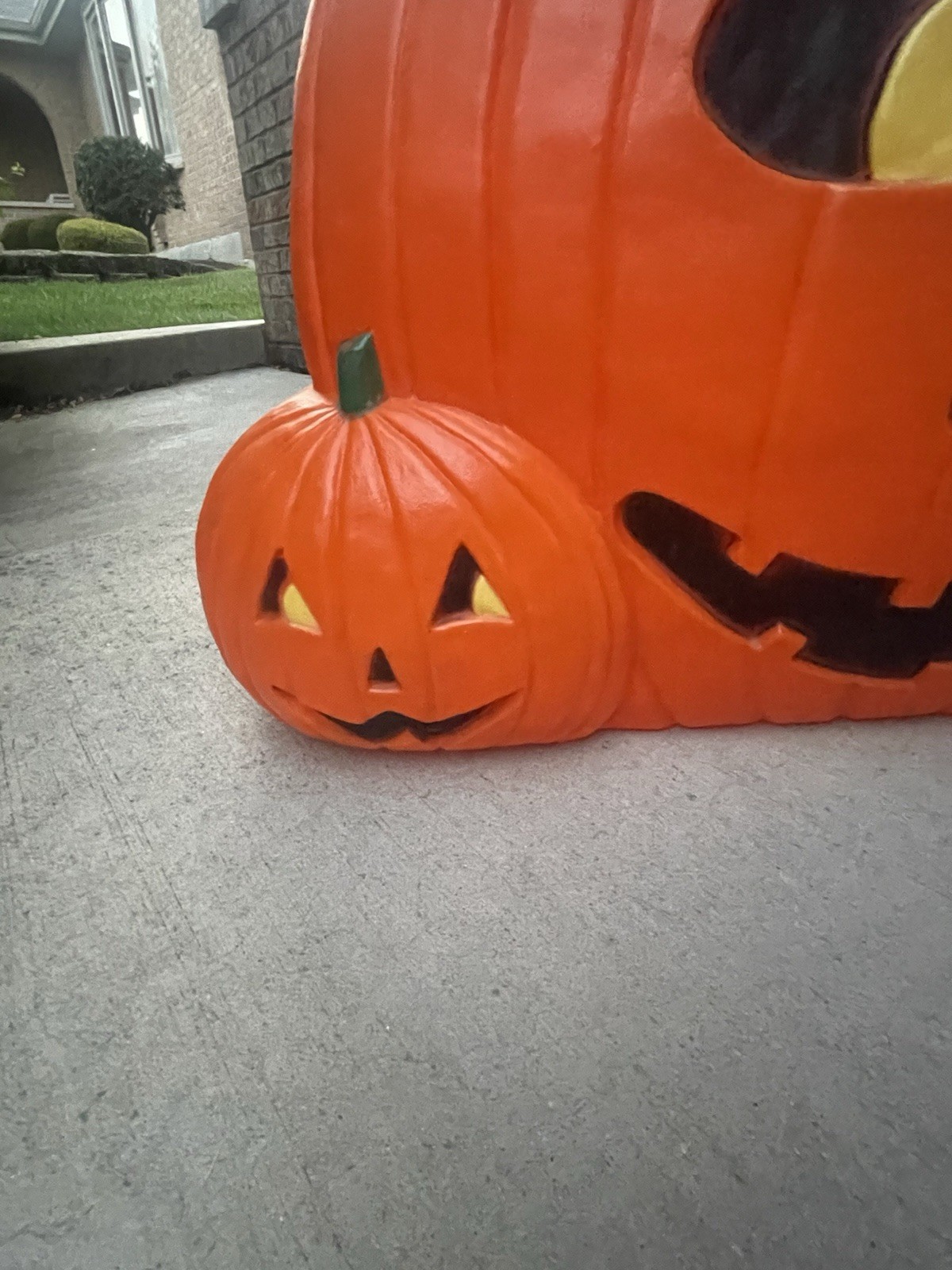 Vintage Union Products Don Featherstone Blow Mold – Halloween Pumpkin Trio