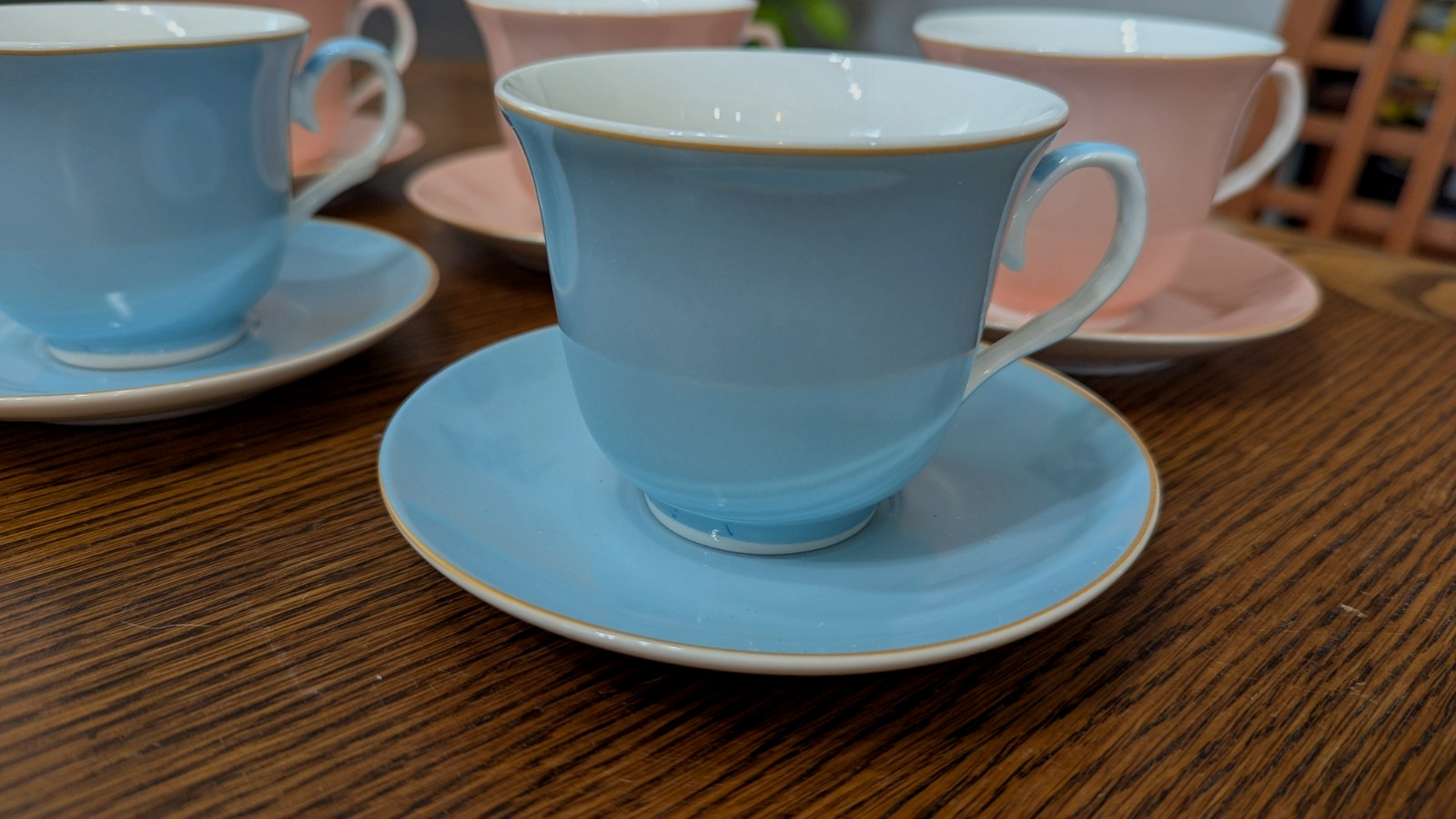 New TEA CUPS/SAUCERS – Pink & Blue – Premium Selection Lot of 6 BEAUTIFULL!!