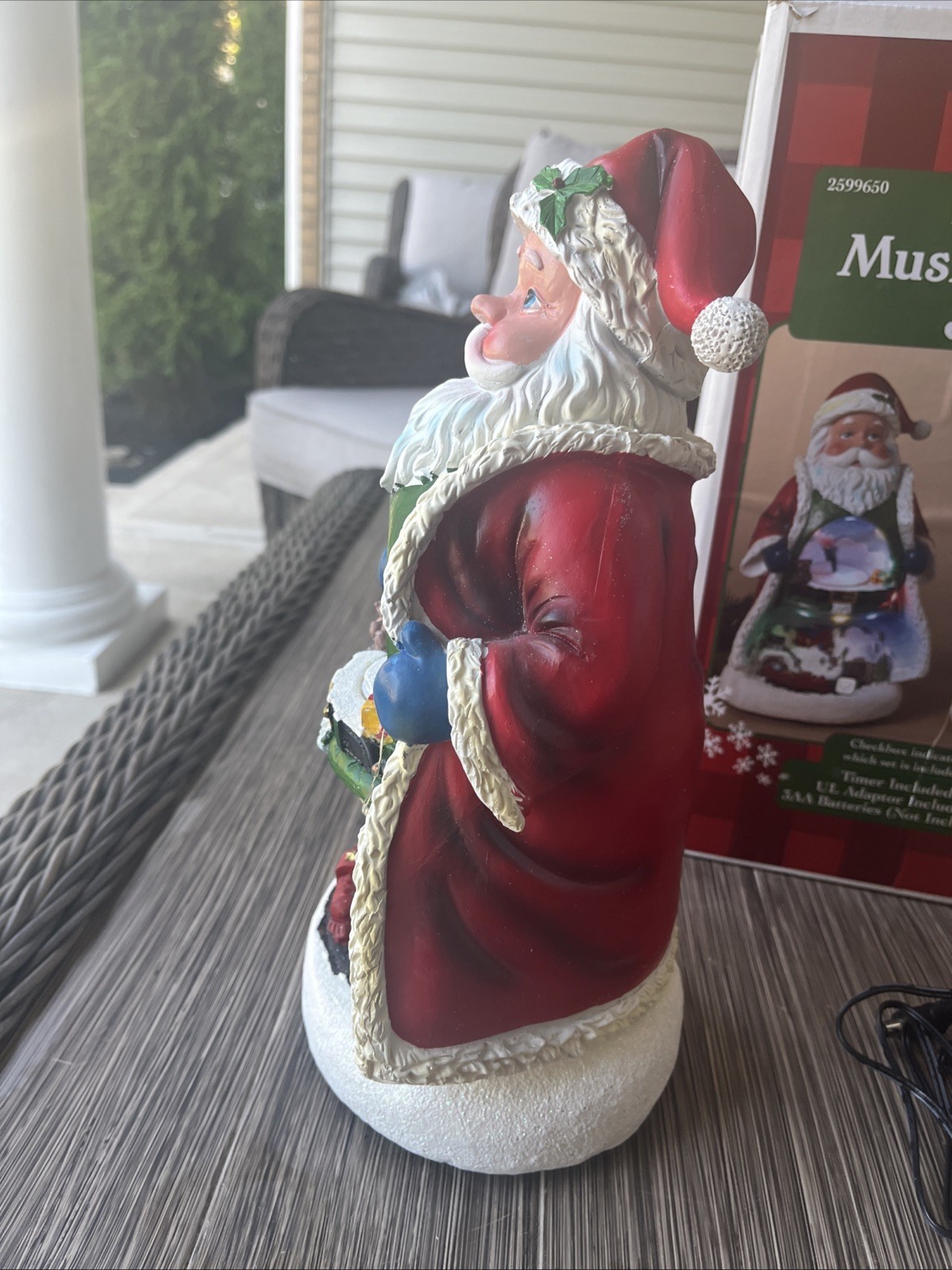 Gerson Lighted Holiday Village Scene Santa Christmas Decor 12 inch Plays Music!!