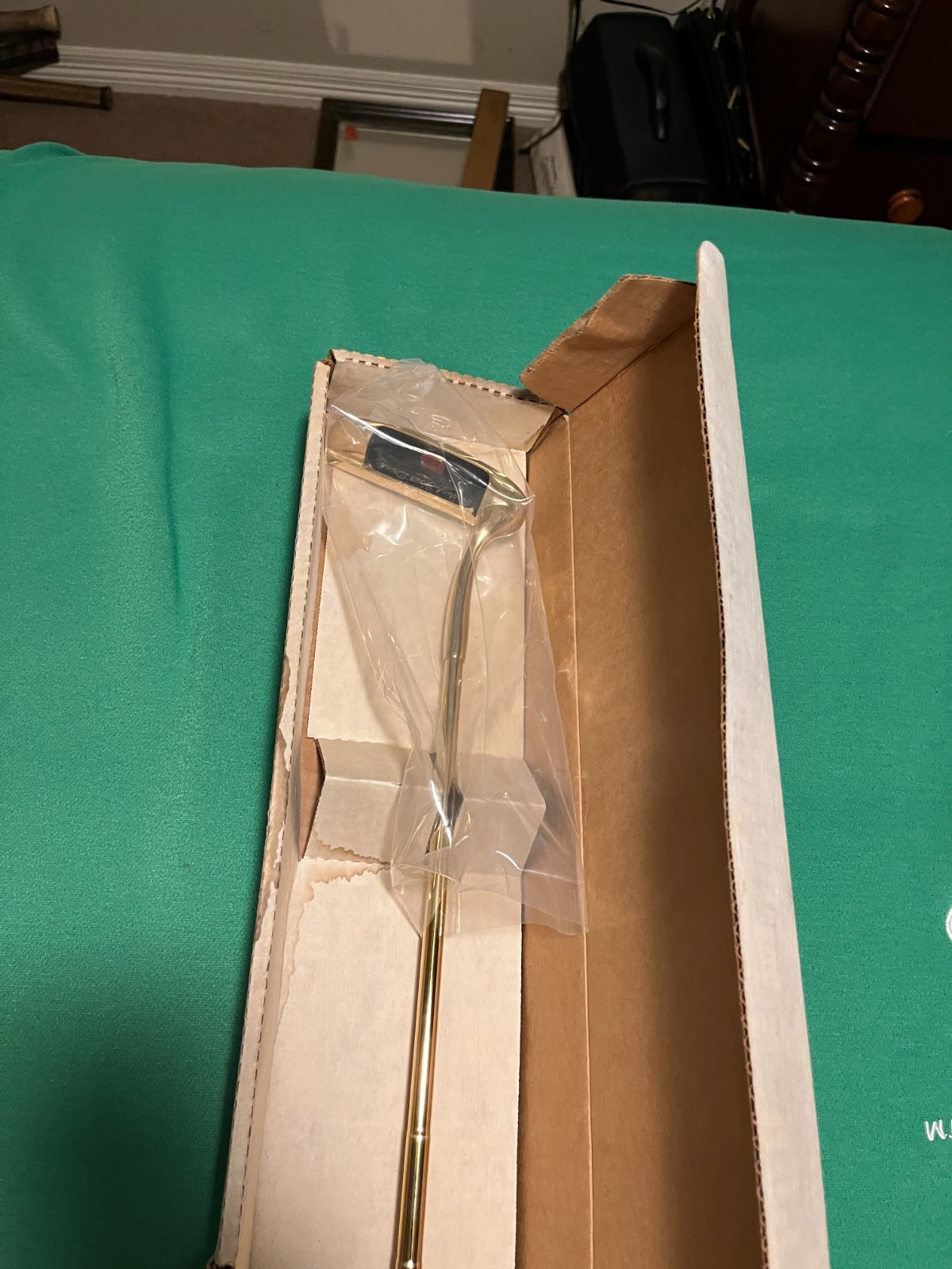 Vintage New unused in box, Celebrity 24K Gold Plated Putter 7UP Logo 34.5″
