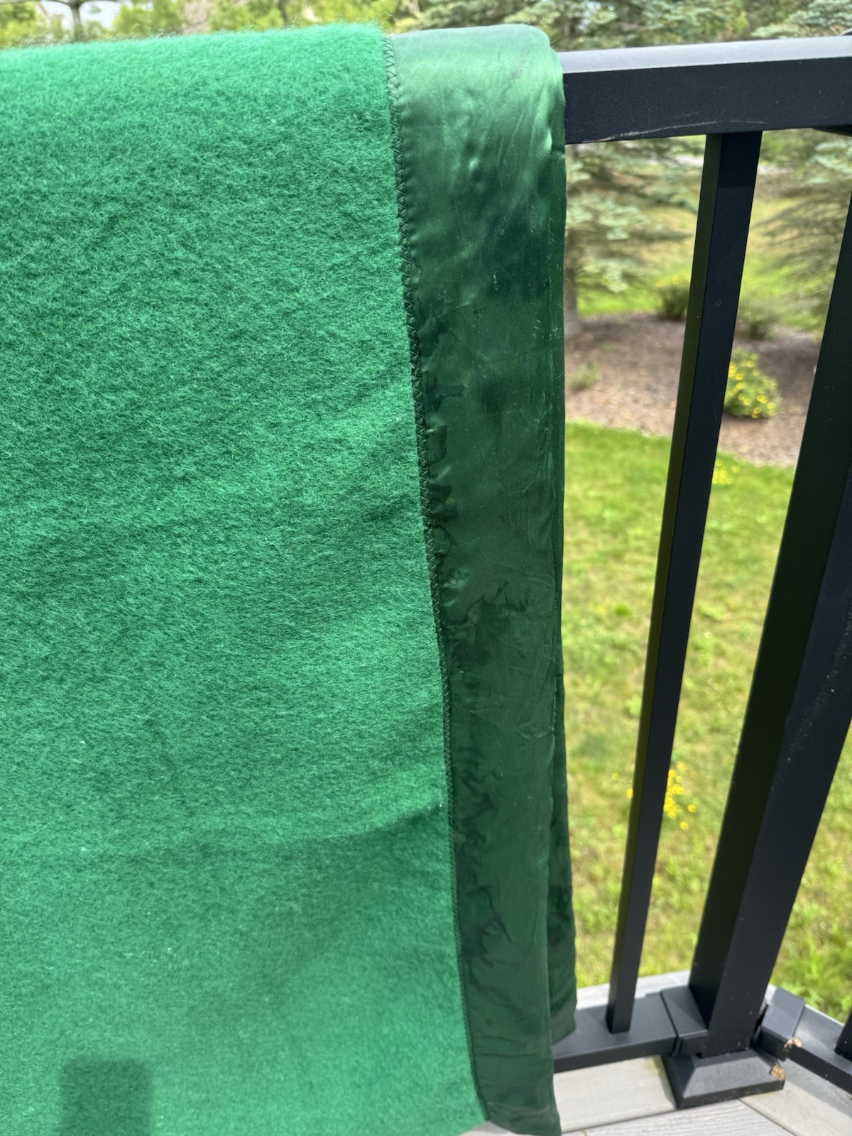 Vintage St Mary’s Green Satin Trim 100% Wool Blanket 72″x86″ Full/Double