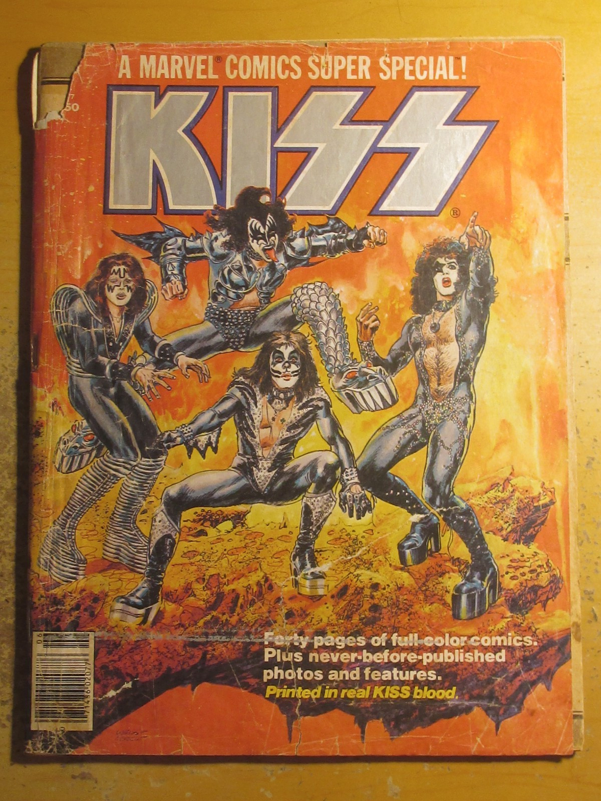 KISS MARVEL SUPER SPECIAL #1 KISS COMIC BOOK 1977 NO POSTER TAPE ON COVER EDGE