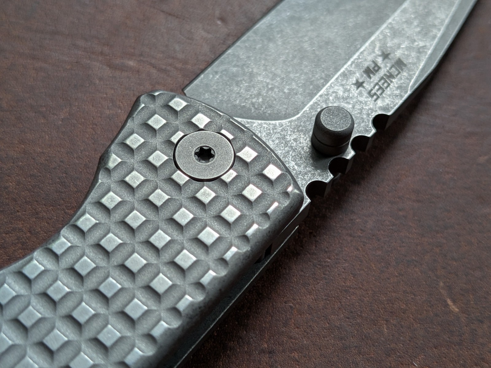 McNees PM Mac 2 3″ – 2-Tone Frag Titanium Handles, Stonewashed Magnacut Blade