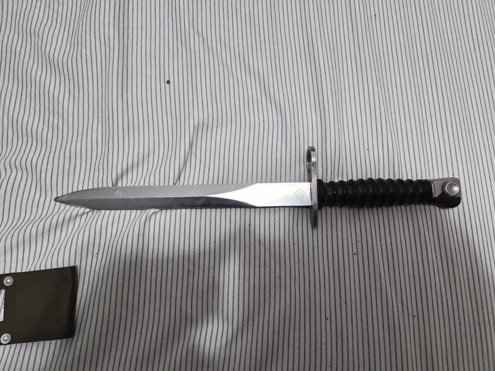 Swiss M1957 Bayonet With Scabbard And Leather Frog Victorinox Blade 14in