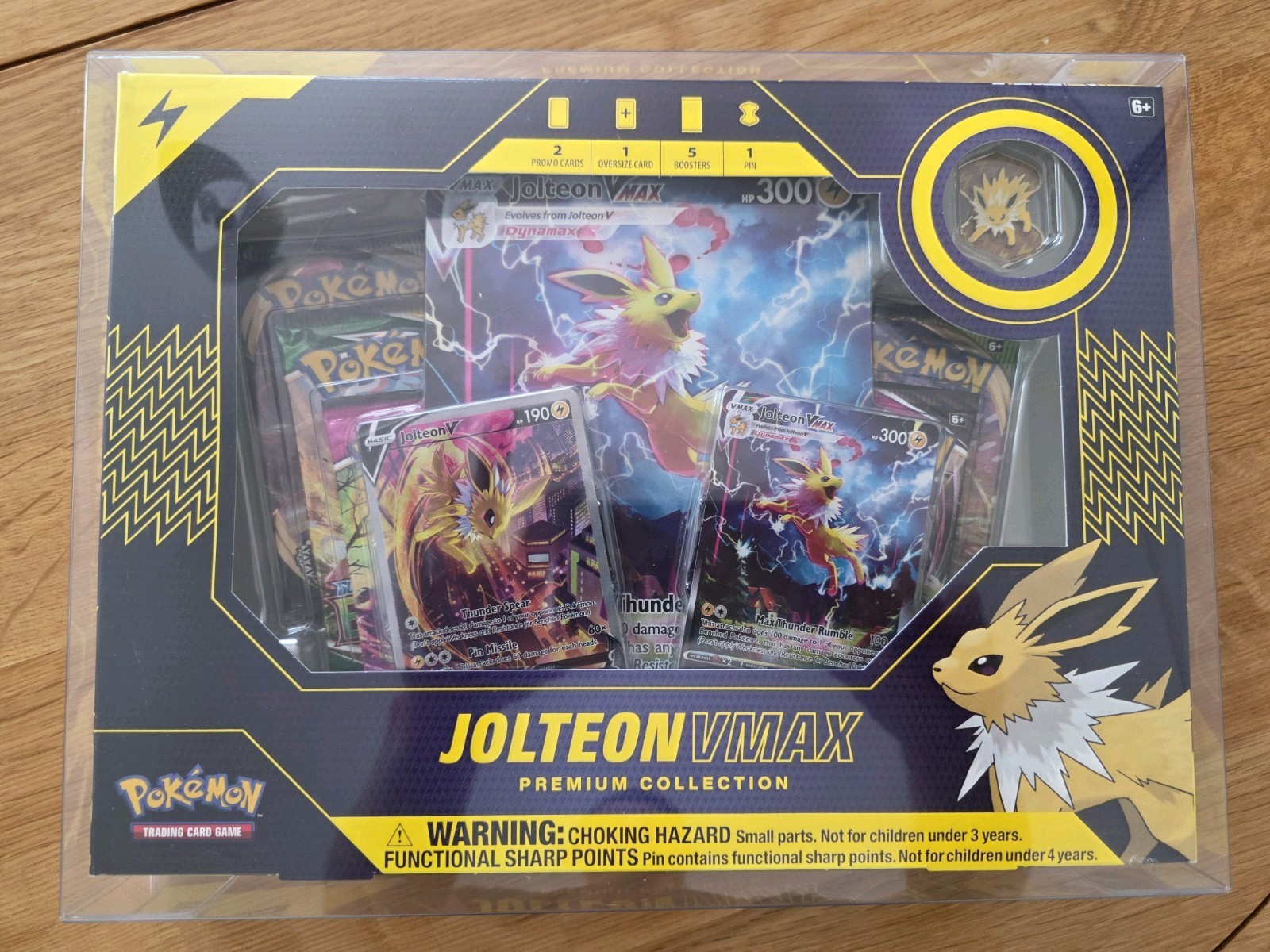 Pokemon TCG Jolteon VMAX Premium Collection Box SWSH183 SWSH184 Evolving Skies