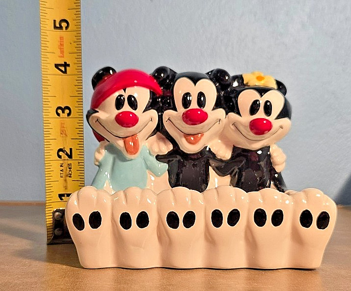VTG NEW 1995 WB Studio Store ANIMANIACS Bathroom Ceramic Soap Dish and Cup Set
