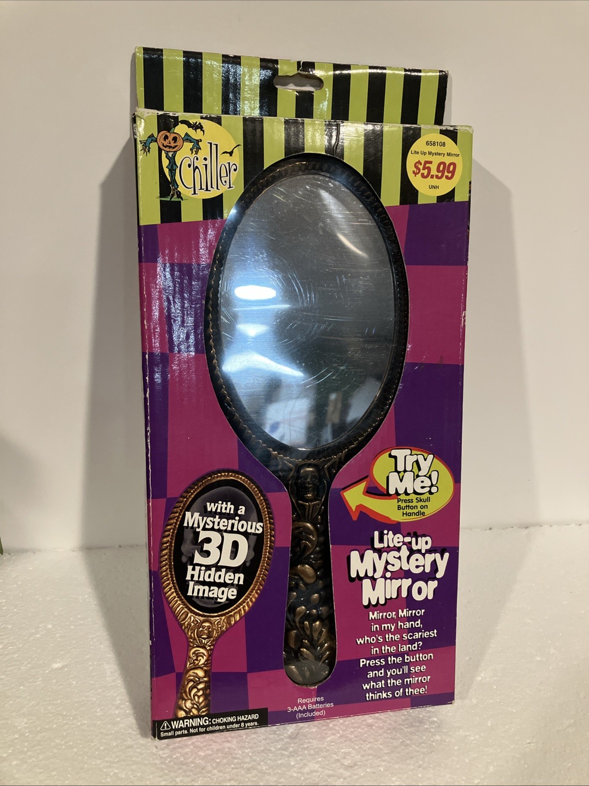 2005 Sunstar Industries Halloween Handheld MysteryMirror Screams Lights Up Skull