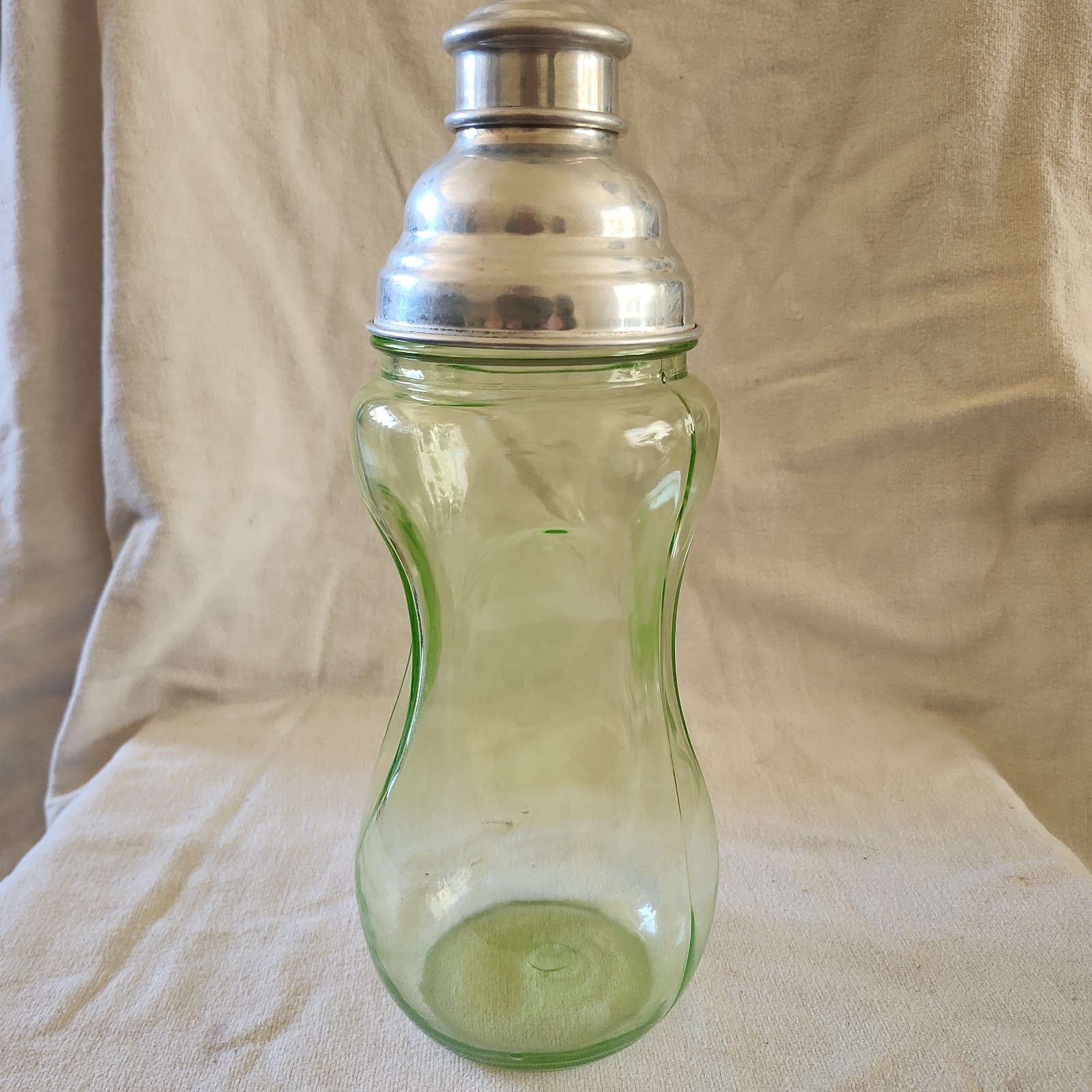 VTG Green Depression Uranium Glass Cocktail Shaker Aluminum Lid Art Deco Bar