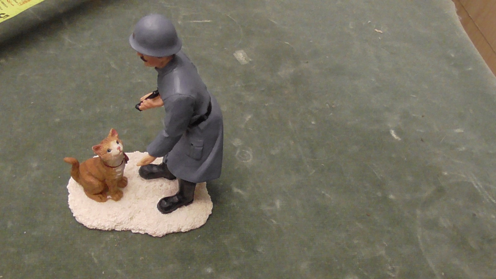 VINTAGE MERVYNS VILLAGE SQUARE policeman and cat 2006