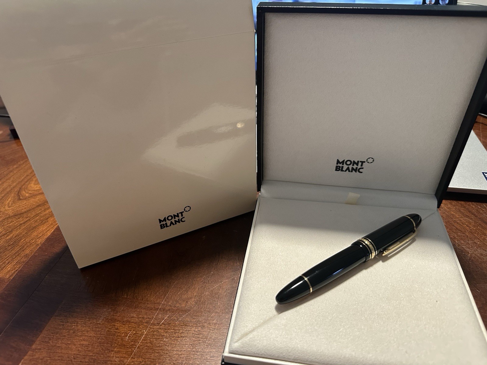 Montblanc Meisterstruck No. 149 Fountain Pen Gold Nib, Black Resin