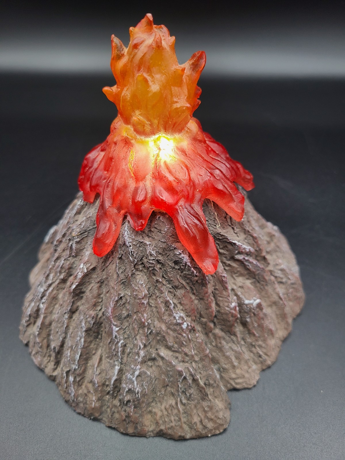 Ganz Volcano Light 5″ Nightlight Replaceable Batteries