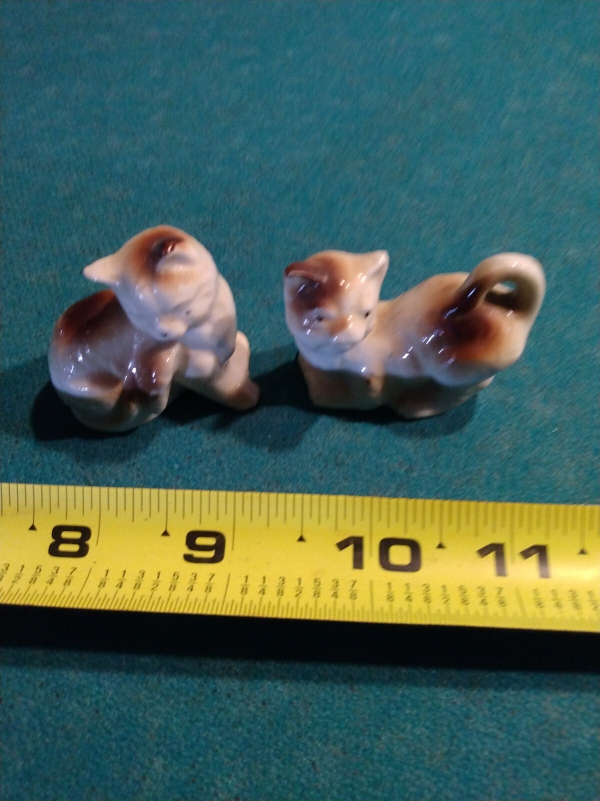 1921 – 1941 Vintage Pair Of Japan Porcelain Cats 1.5 Inches Each As Tape Shows