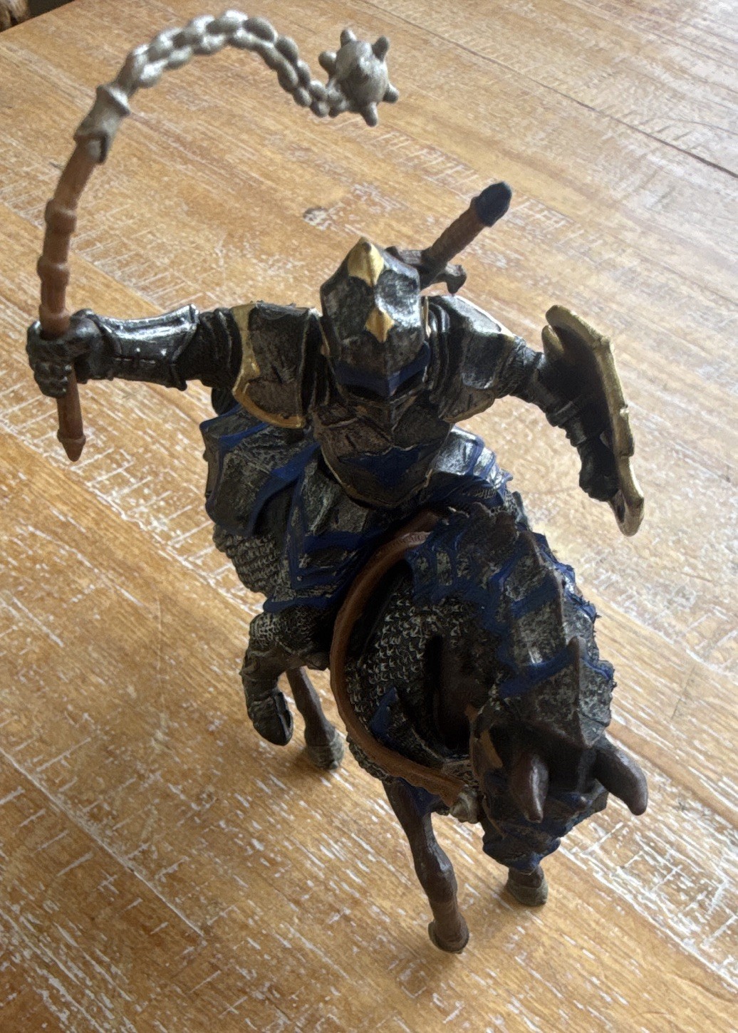 Schleich Blue Dragon Knight Figurine w/ Armored Horse 2012 – Retired #72026
