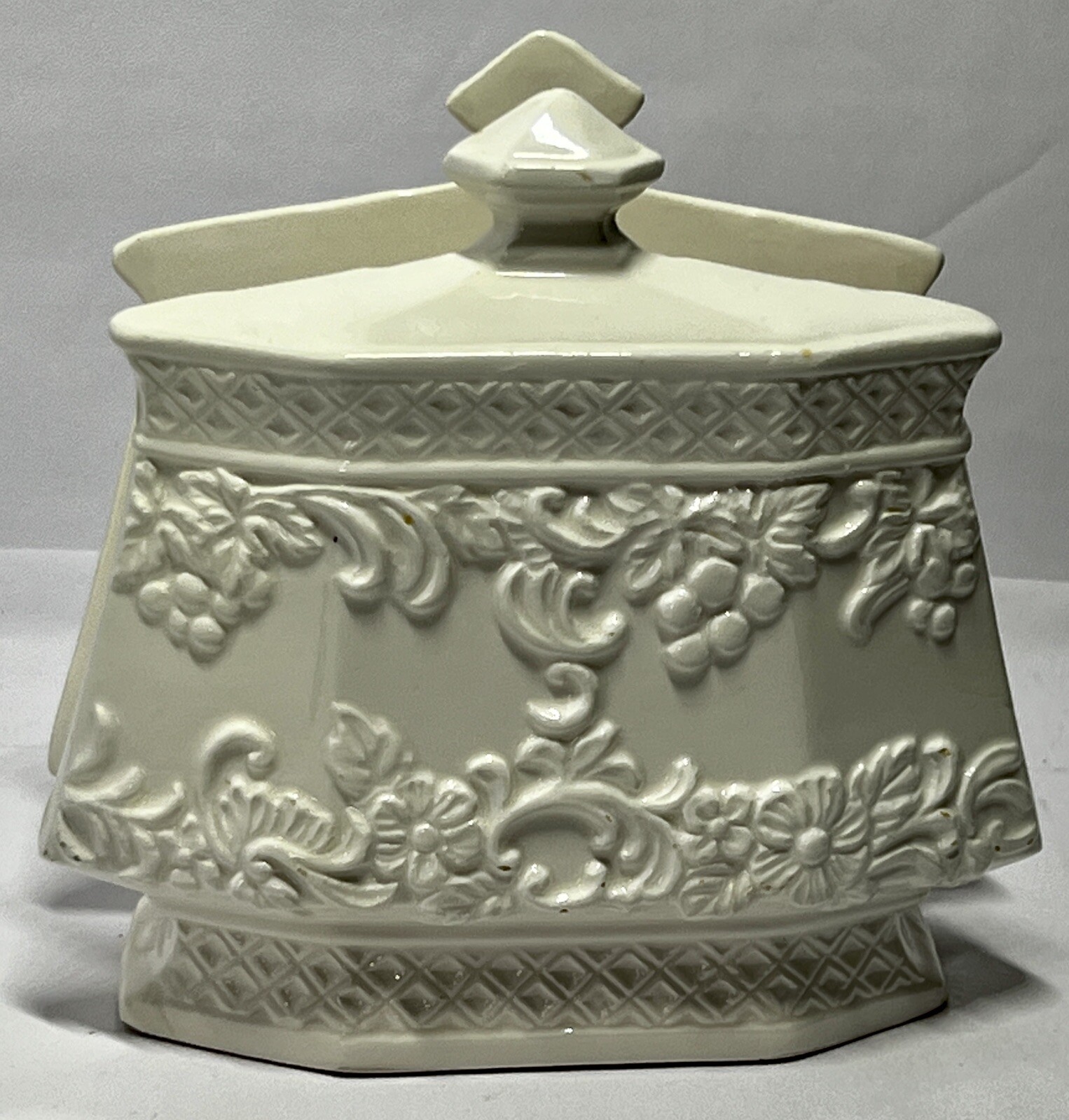 Raised Relief Ceramic Napkin Holder 5-1/4”T x 5-1/4”L x 3”W Good Used Condition