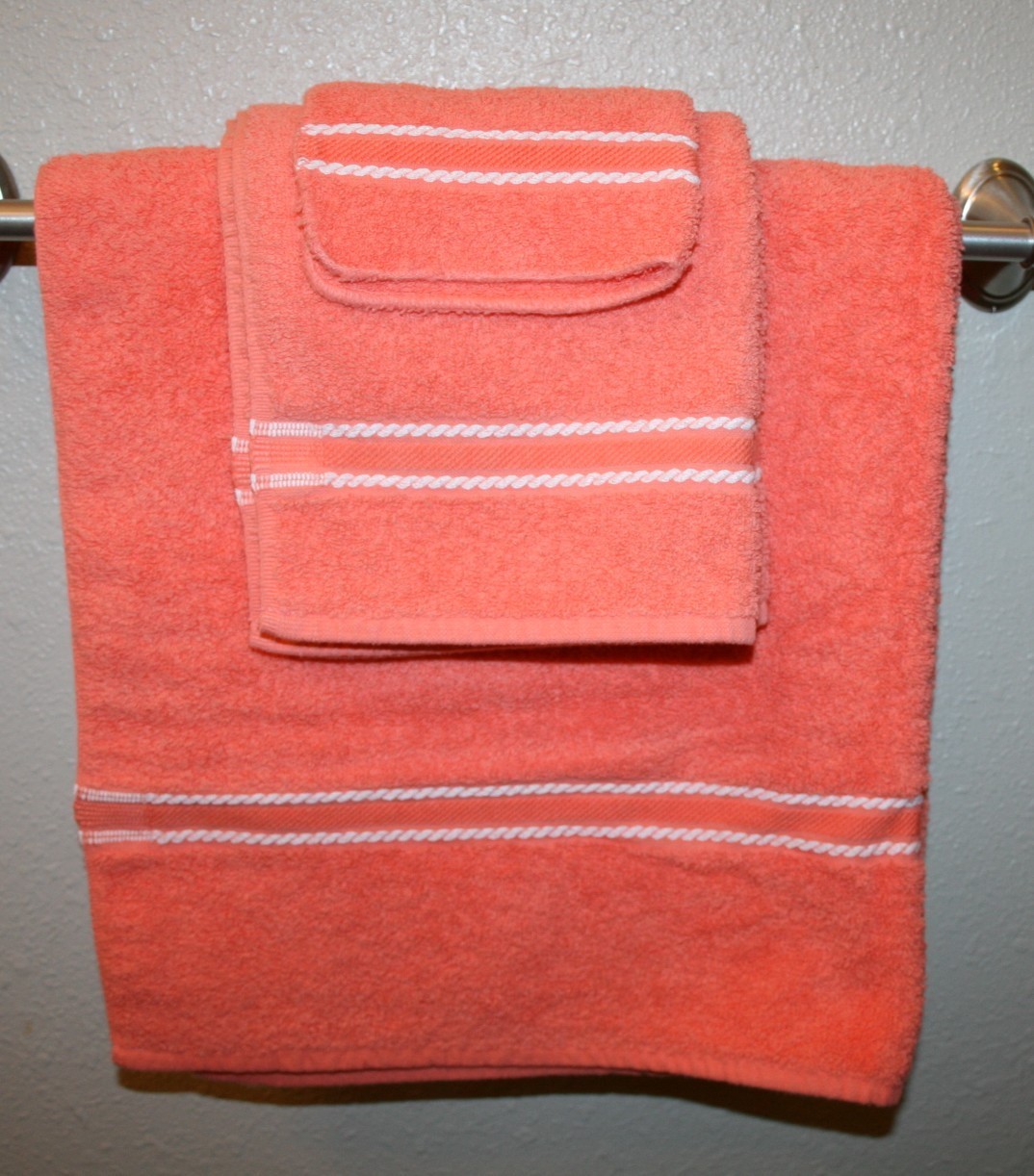 Vintage 3 piece Towel Set Bath Towel, Hand Towel, Washcloth orange