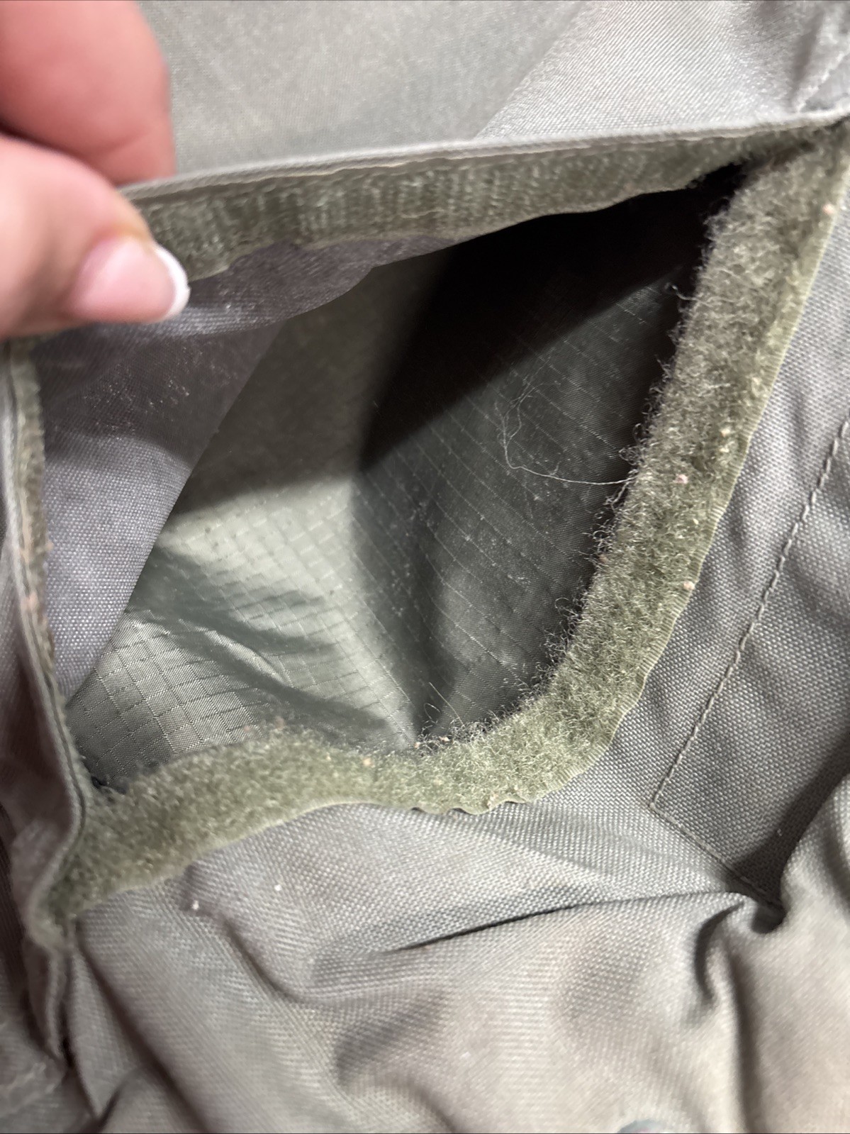 ARMY ACU PLATE CARRIER MEDIUM w/ INSERTS lot R