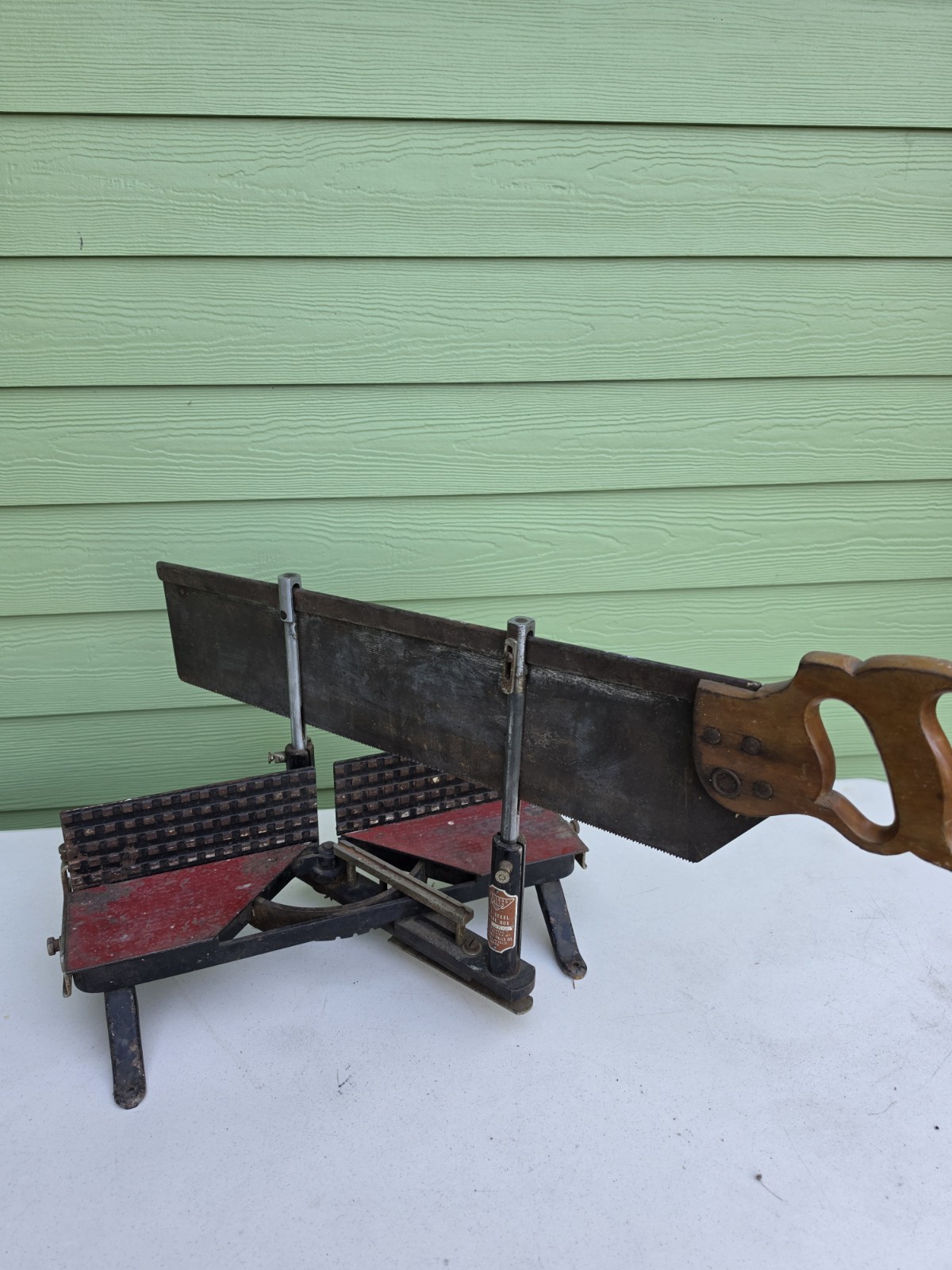 Miller Falls Mitre Box Co. 26″ Saw, miter Henry Disston Saw