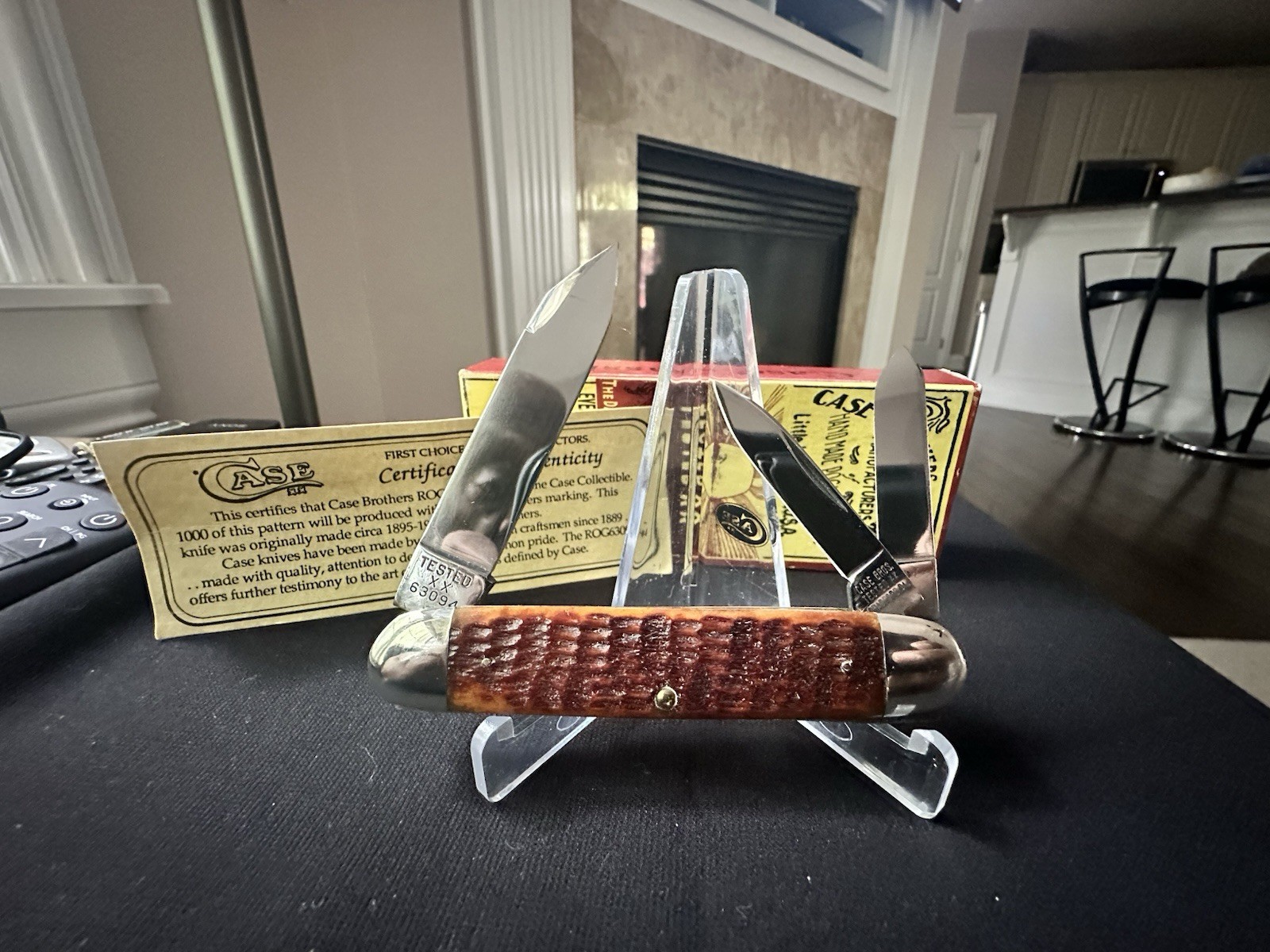 DARK BROWN ROGERS BONE CENTER SHIELD WHITTLER