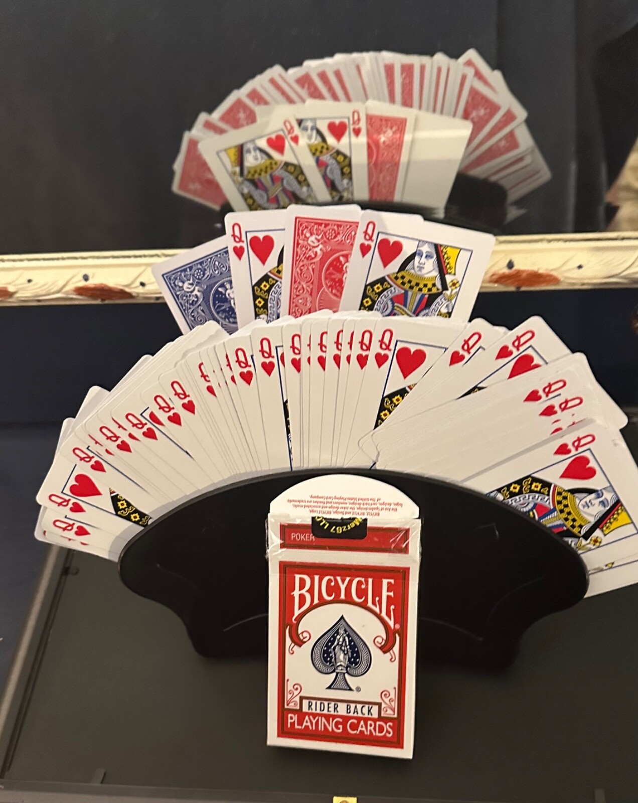 Bicycle 1 Deck One Way QUEEN HEARTS Red Force Playing Same + 4 Gaff Magic Cards