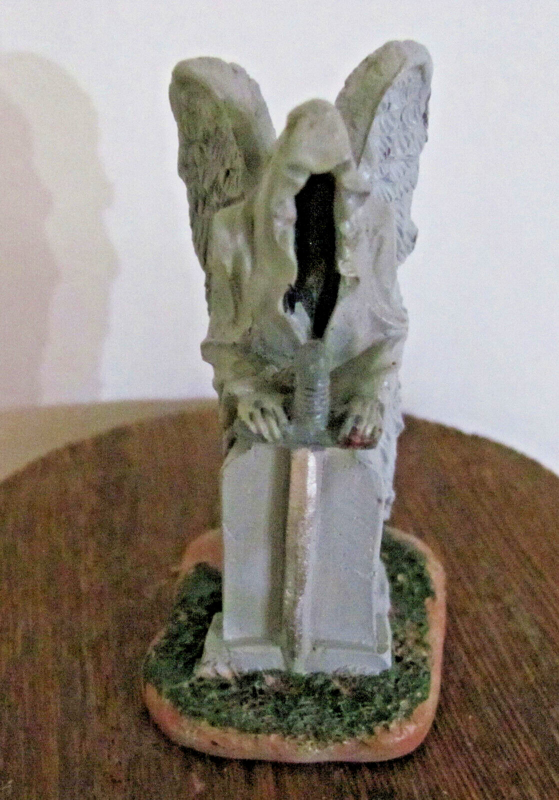 Lemax Spooky Town Accessory – Haunted Cemetery Statue #34078
