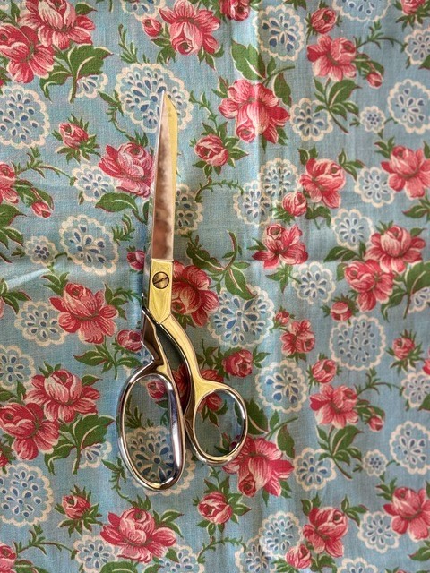 Vintage 1930’s-40’s Feedsack Fabric-Roses Floral Print-Cotton-Sewing-Quilting