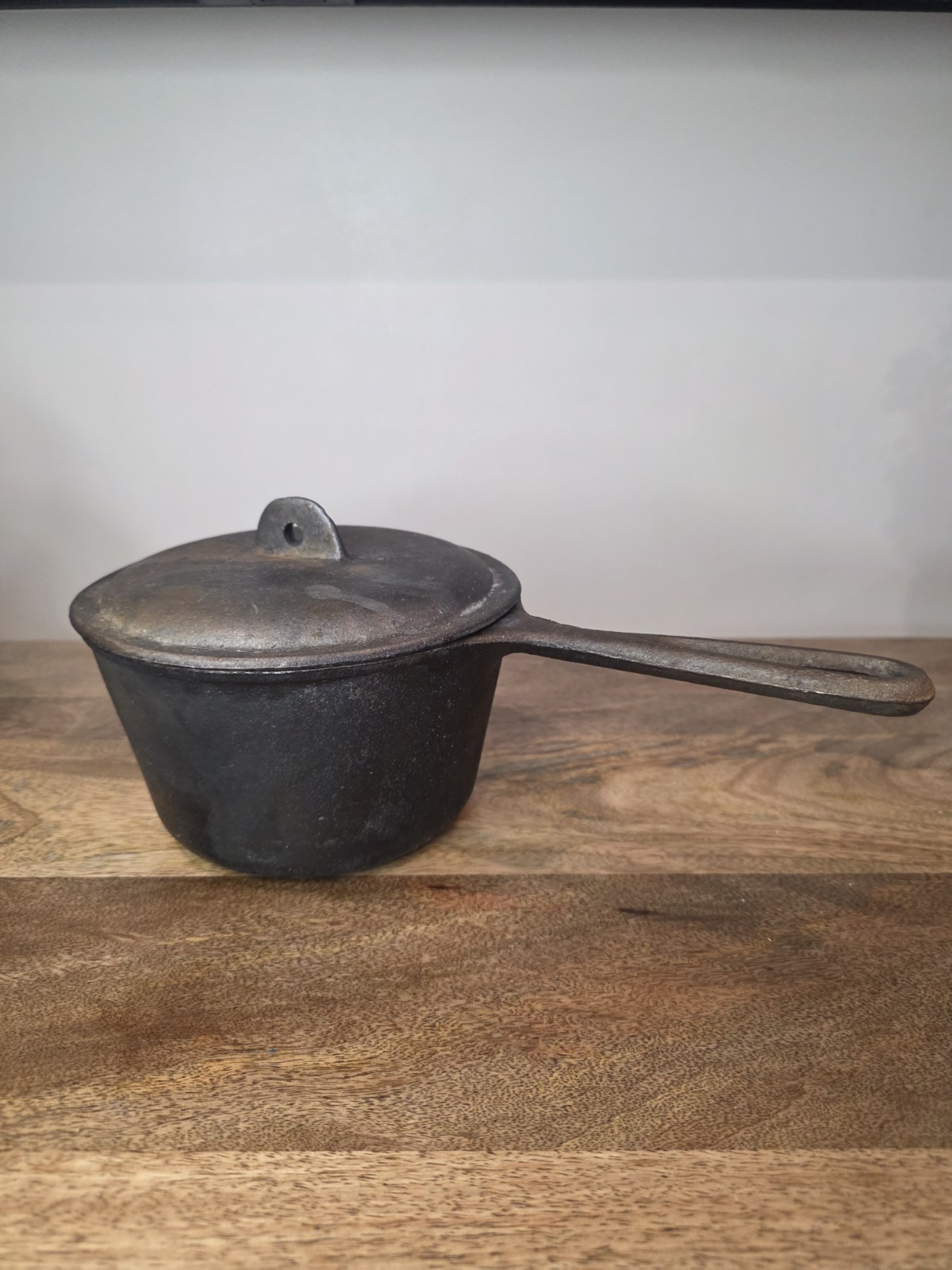 Vintage Taiwan Cast Iron Sauce Pot w/ Lid 5.5″ Covered Saucepan Rustic Cookware