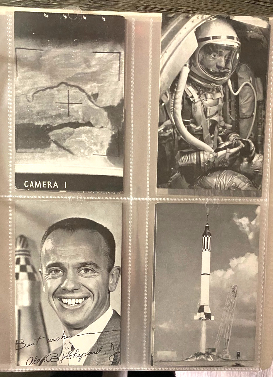 OUTER SPACE: 1963 EXHIBIT SUPPLY ASTRONAUTS & SPACE = COMPLETE SET OF 32 CARDS