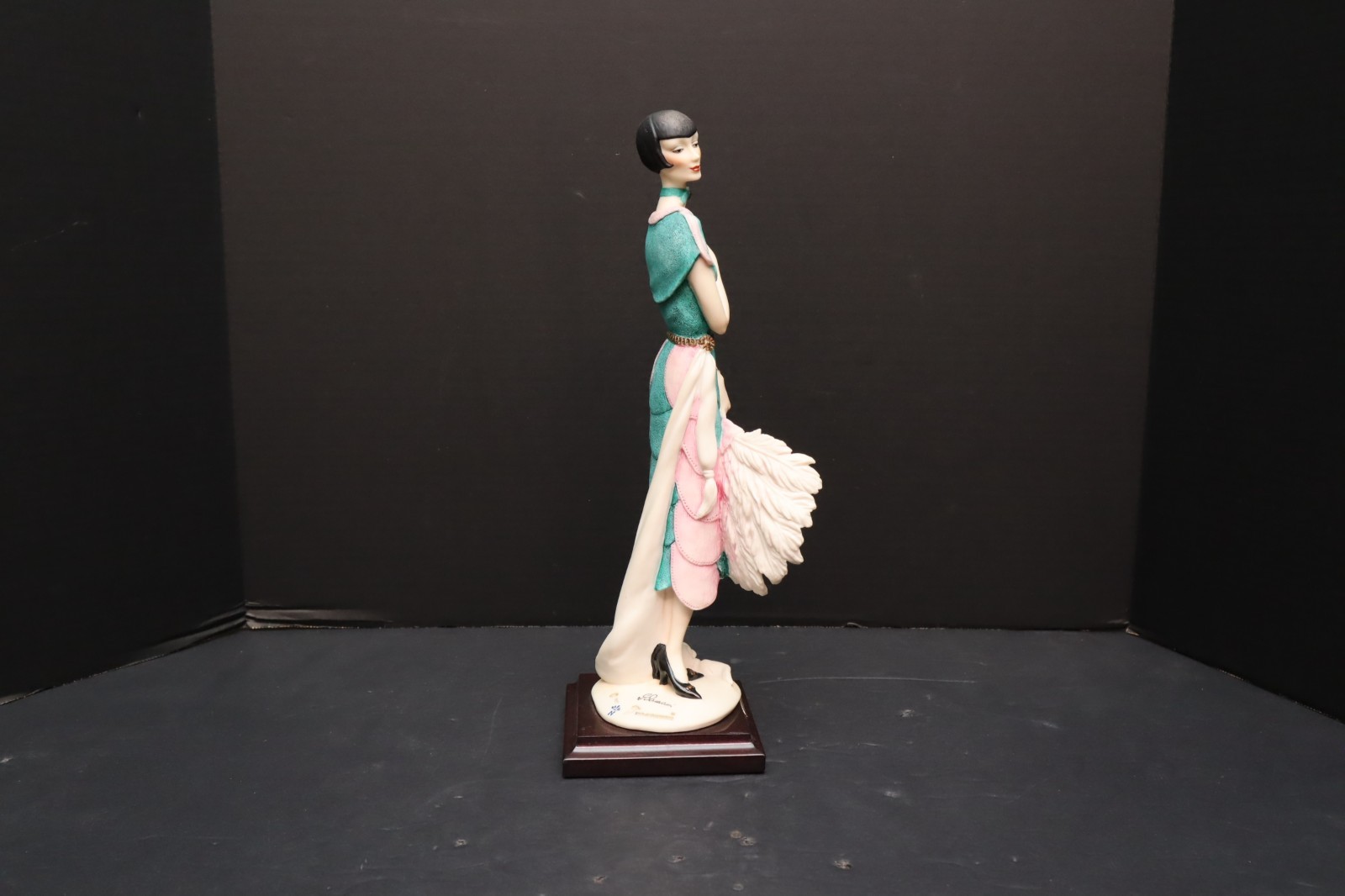 1987 Florence Giuseppe Armani Art Deco Flapper Woman Figurine Feather Fan 13.5″