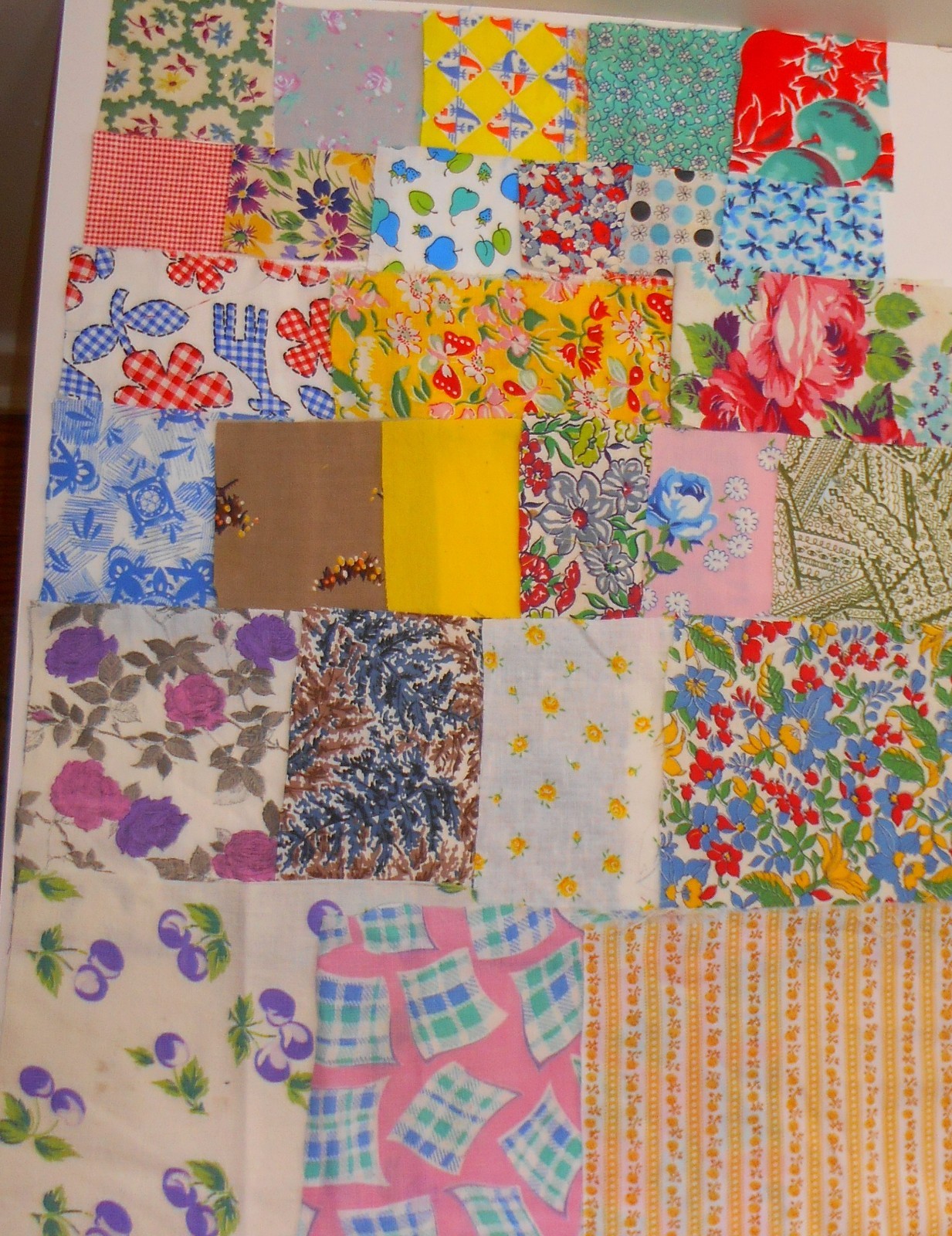 27 Vintage Feed Sack Fabric Pieces -No Duplicates -See List Of Sizes -Lot N
