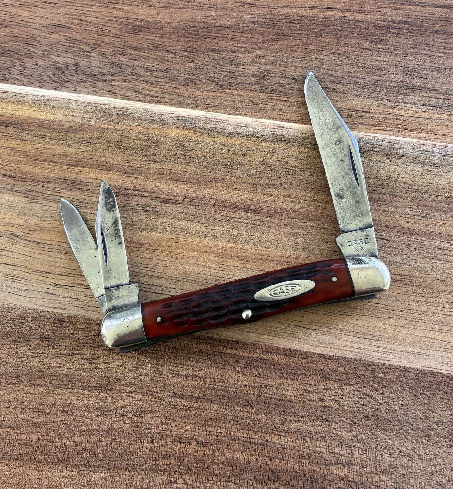 Case XX 1940-1964 Redbone Split back Whittler. 6308. Great Condition.
