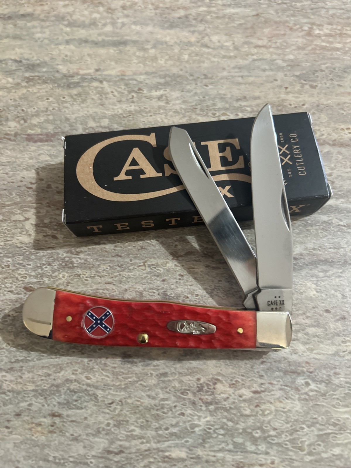 Case Dark Red Bone Standard Jig, Confederate Badge