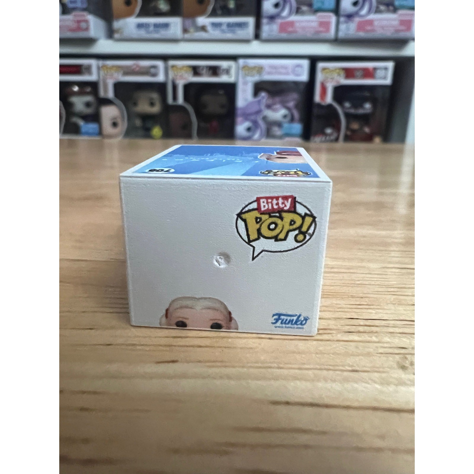 RARE CHASE BITTY Phoebe Buffay as Supergirl Friends 1″ Funko Pop #705 Halloween