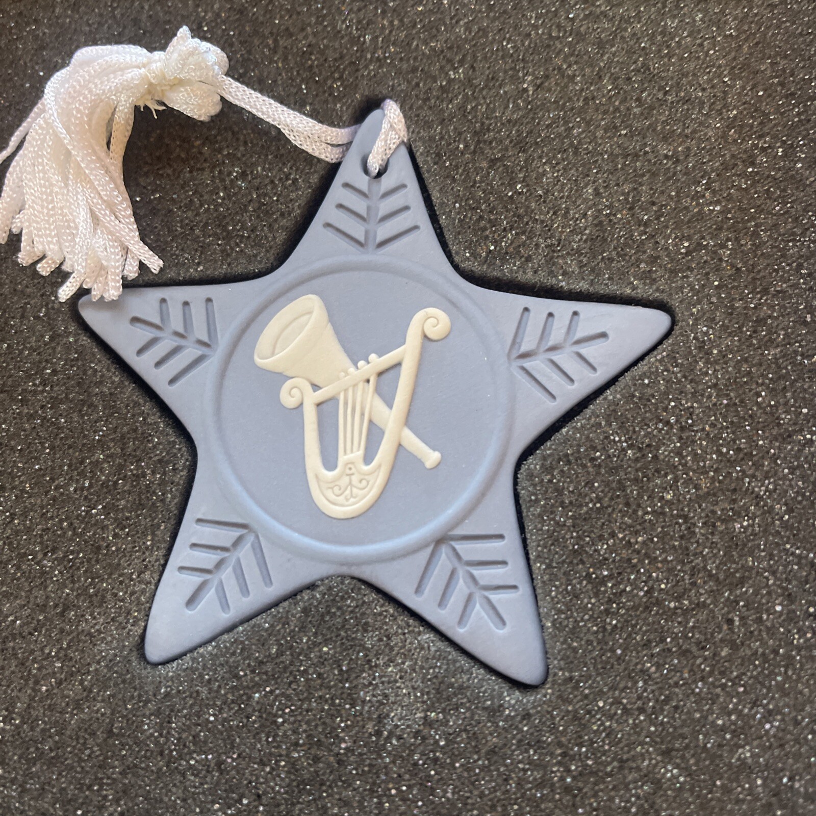 WEDGWOOD JASPERWARE BLUE CHRISTMAS MUSICAL STAR ORNAMENT ORIGINAL BOX ENGLAND