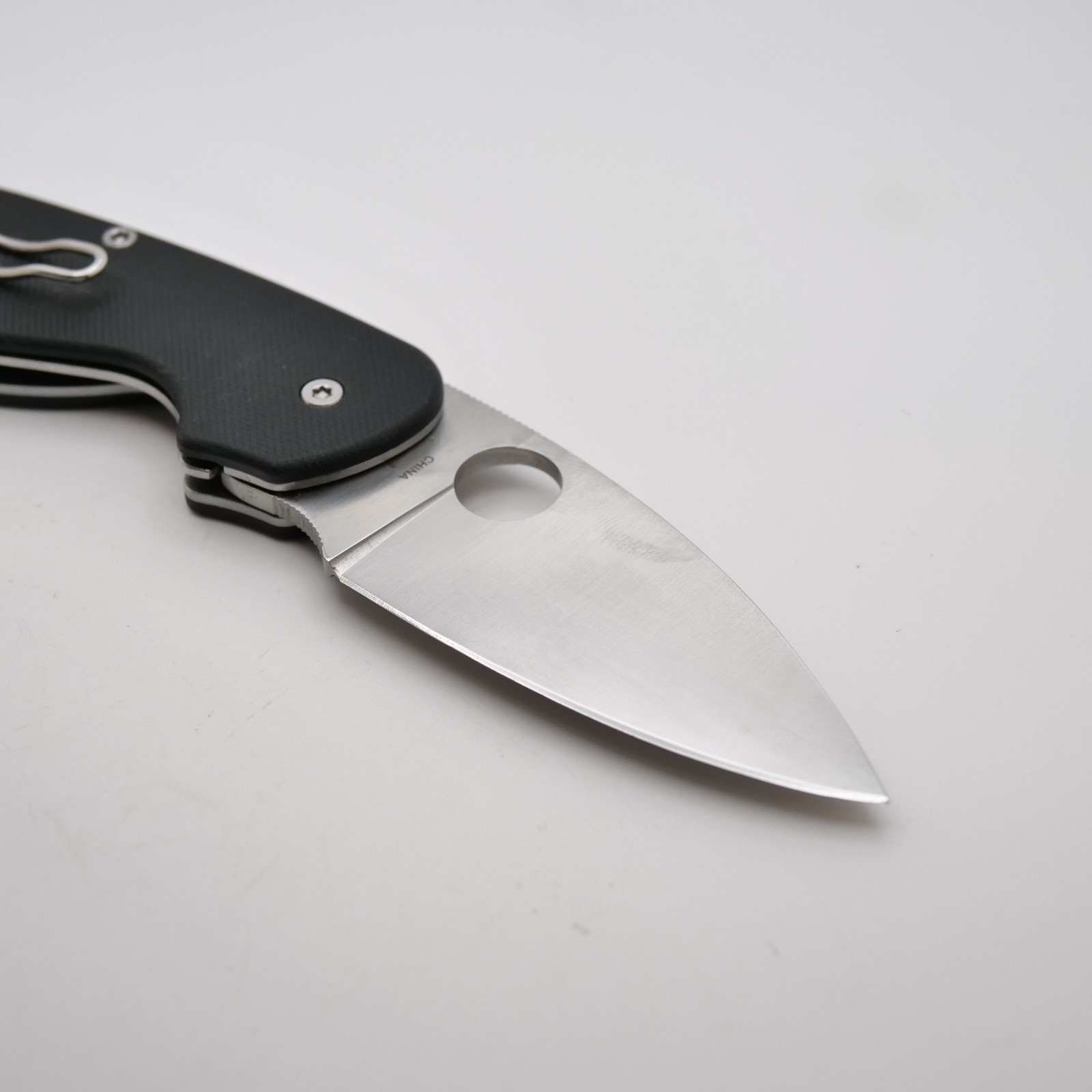 Spyderco Efficient Linerlock Folding Knife 3″ 8Cr13MoV Steel Blade G10 Handle