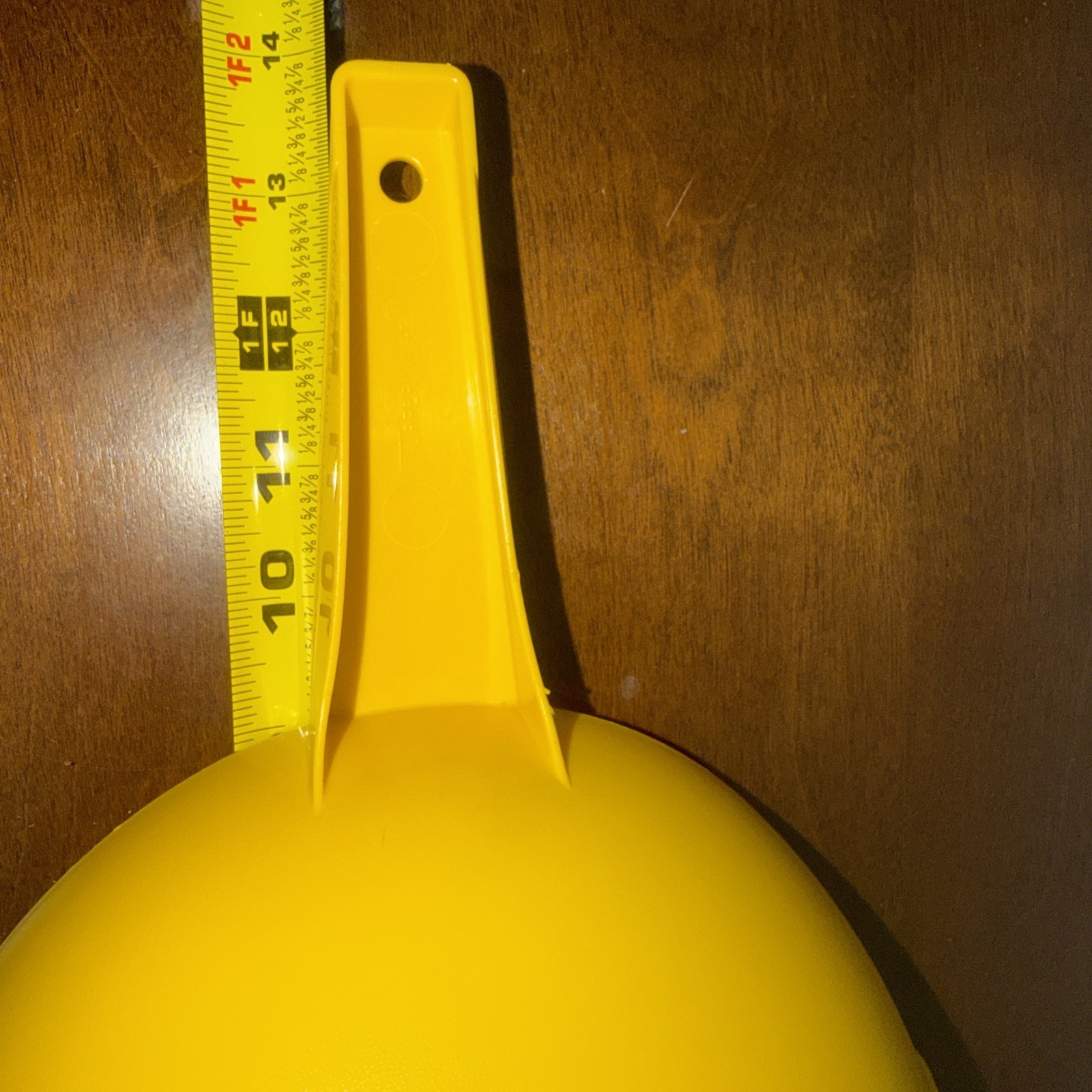 Tupperware #1523 Large 2 Quart Yellow Colander Strainer Handle 2 spouts Vintage